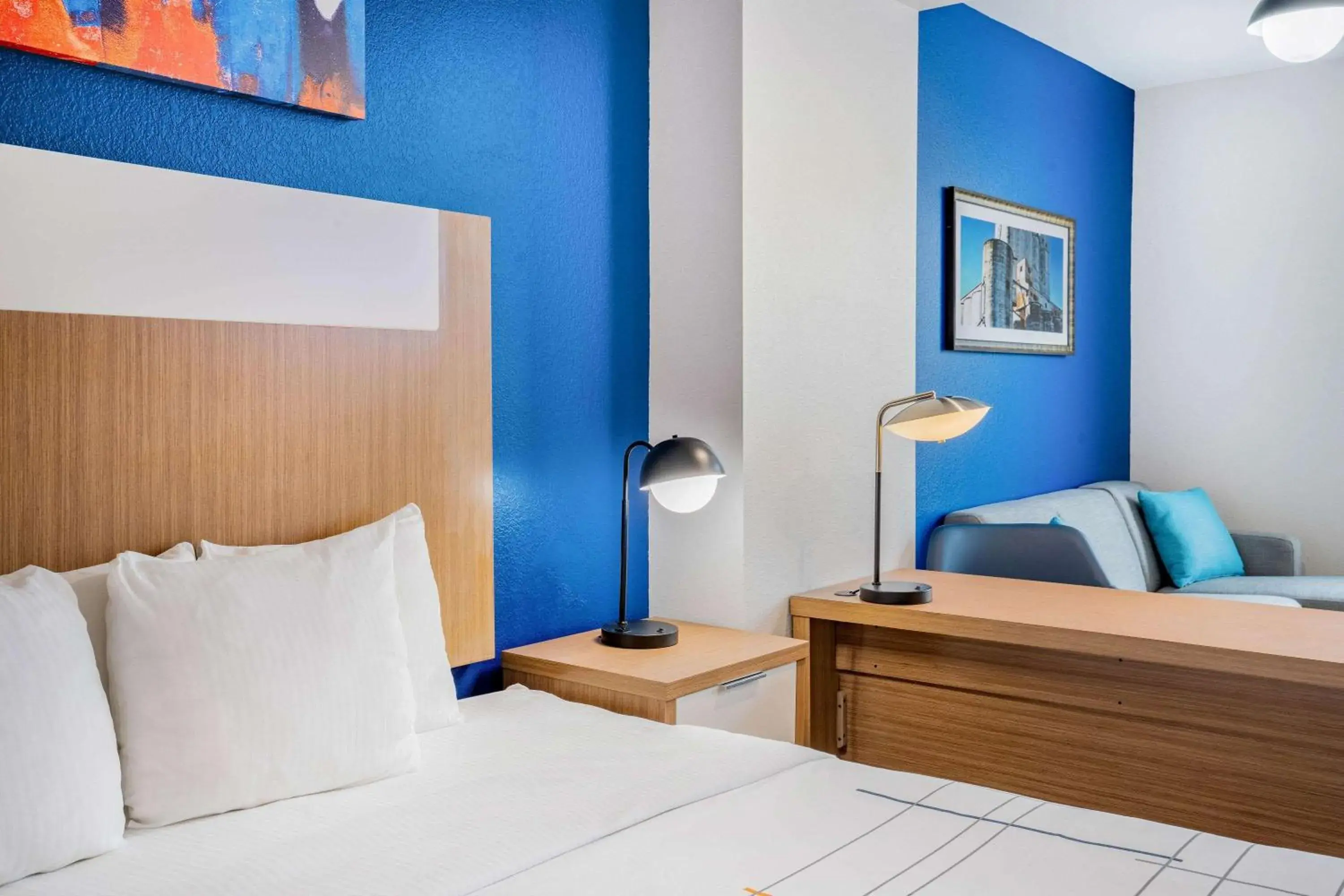 Deluxe King Room - Mobility Access/Non-Smoking in La Quinta Inn & Suites Katy-Mills by Wyndham Katy Deluxe King Room - Mobility Access/Non-Smoking in La Quinta Inn & Suites Katy-Mills by Wyndham Katy