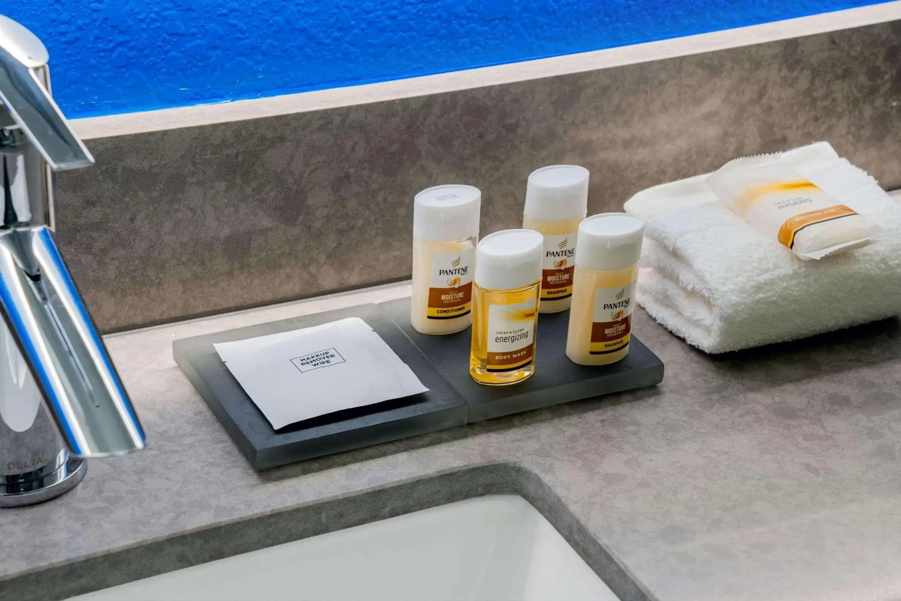 King Room - Mobility Access/Non-Smoking in La Quinta Inn & Suites Katy-Mills by Wyndham Katy King Room - Mobility Access/Non-Smoking in La Quinta Inn & Suites Katy-Mills by Wyndham Katy