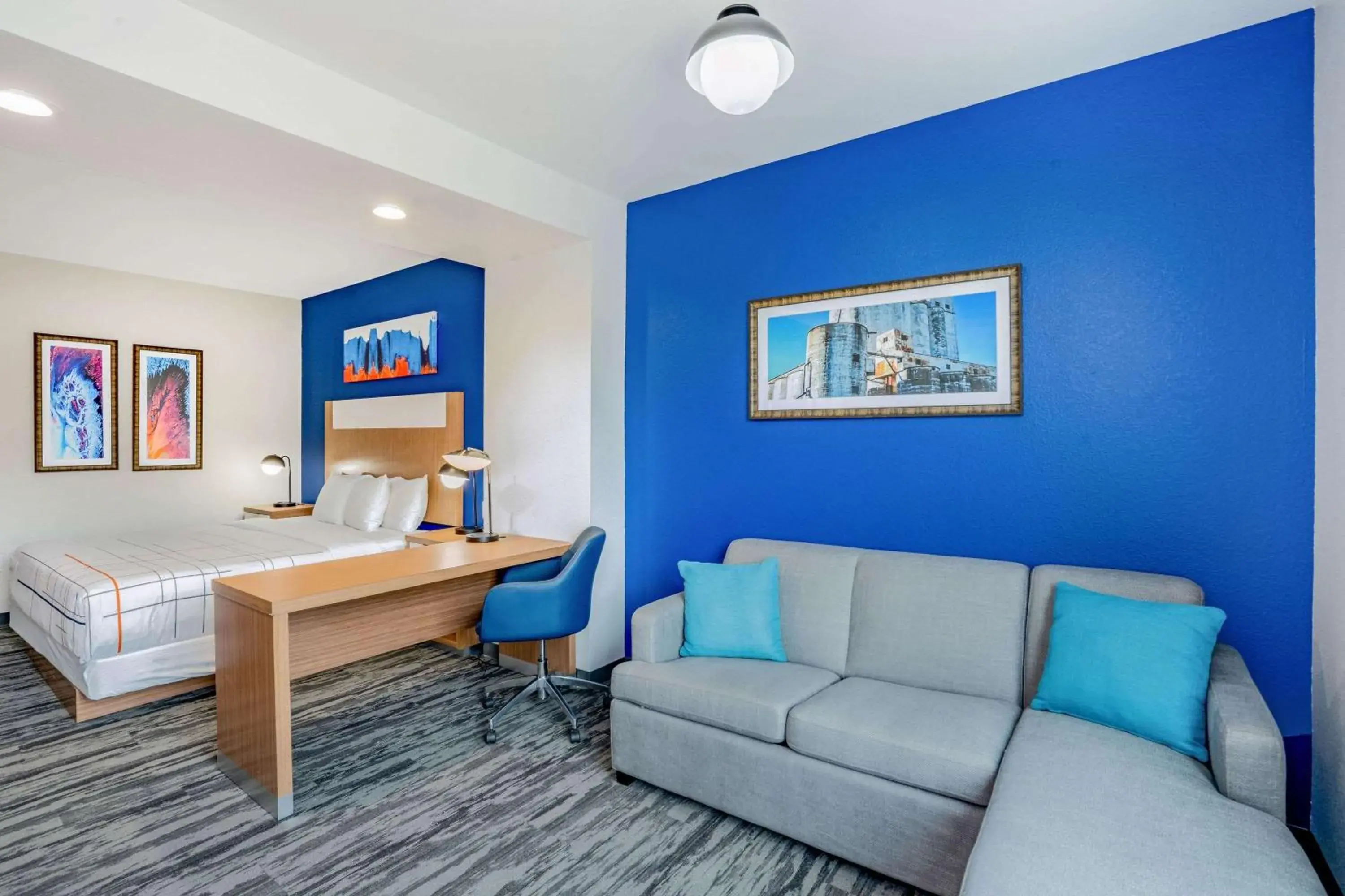 Superior King Room - Non-Smoking in La Quinta Inn & Suites Katy-Mills by Wyndham Katy Superior King Room - Non-Smoking in La Quinta Inn & Suites Katy-Mills by Wyndham Katy