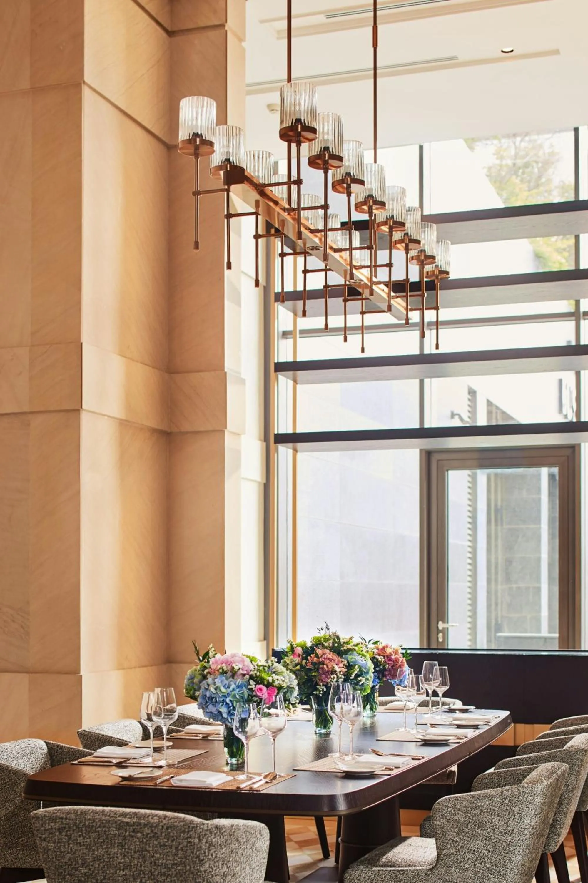 Restaurant/places to eat in The Ritz-Carlton, Pune