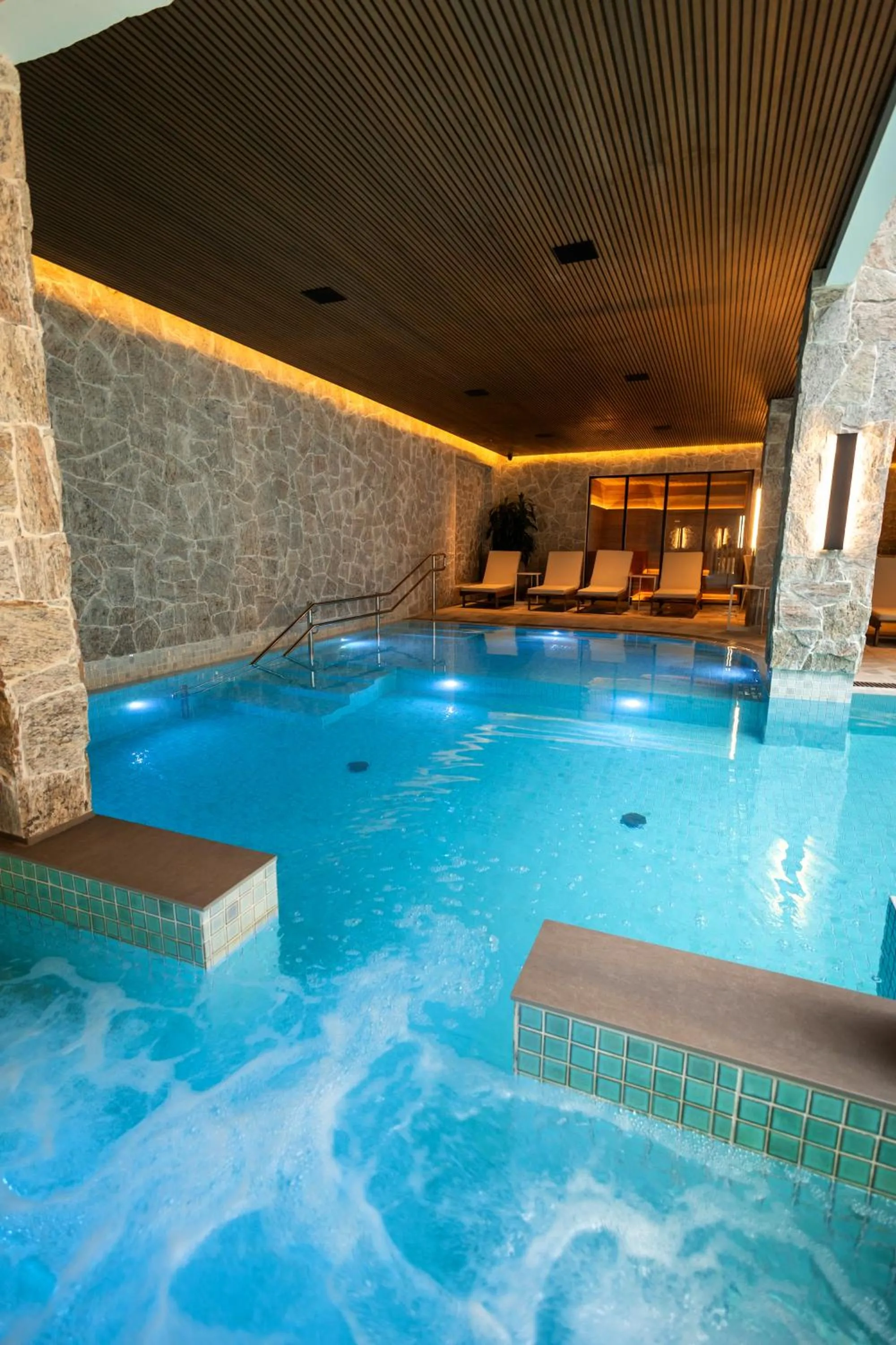 Swimming pool in Monthez Hotel & Eventos