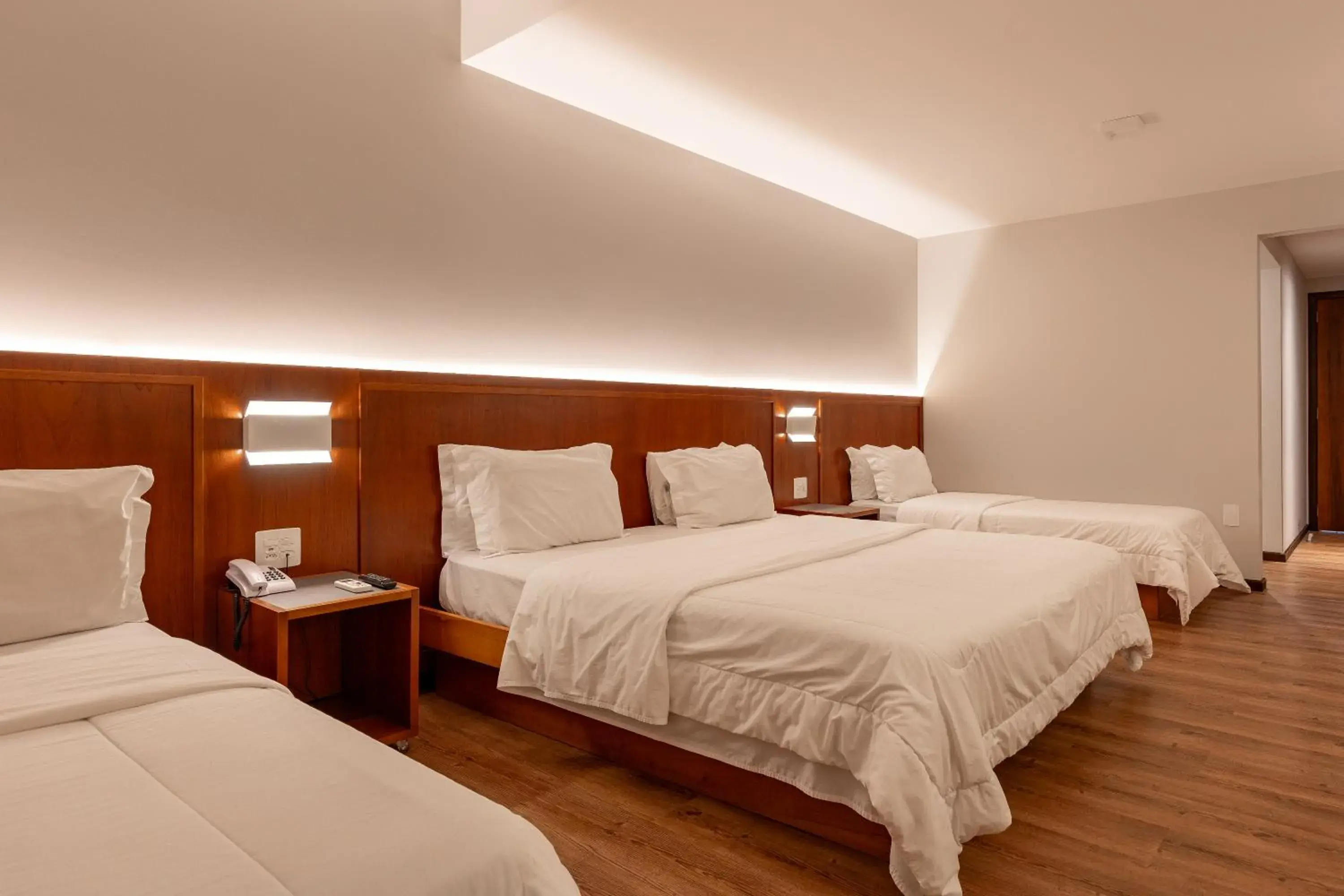 Quadruple Room in Monthez Hotel & Eventos Quadruple Room in Monthez Hotel & Eventos