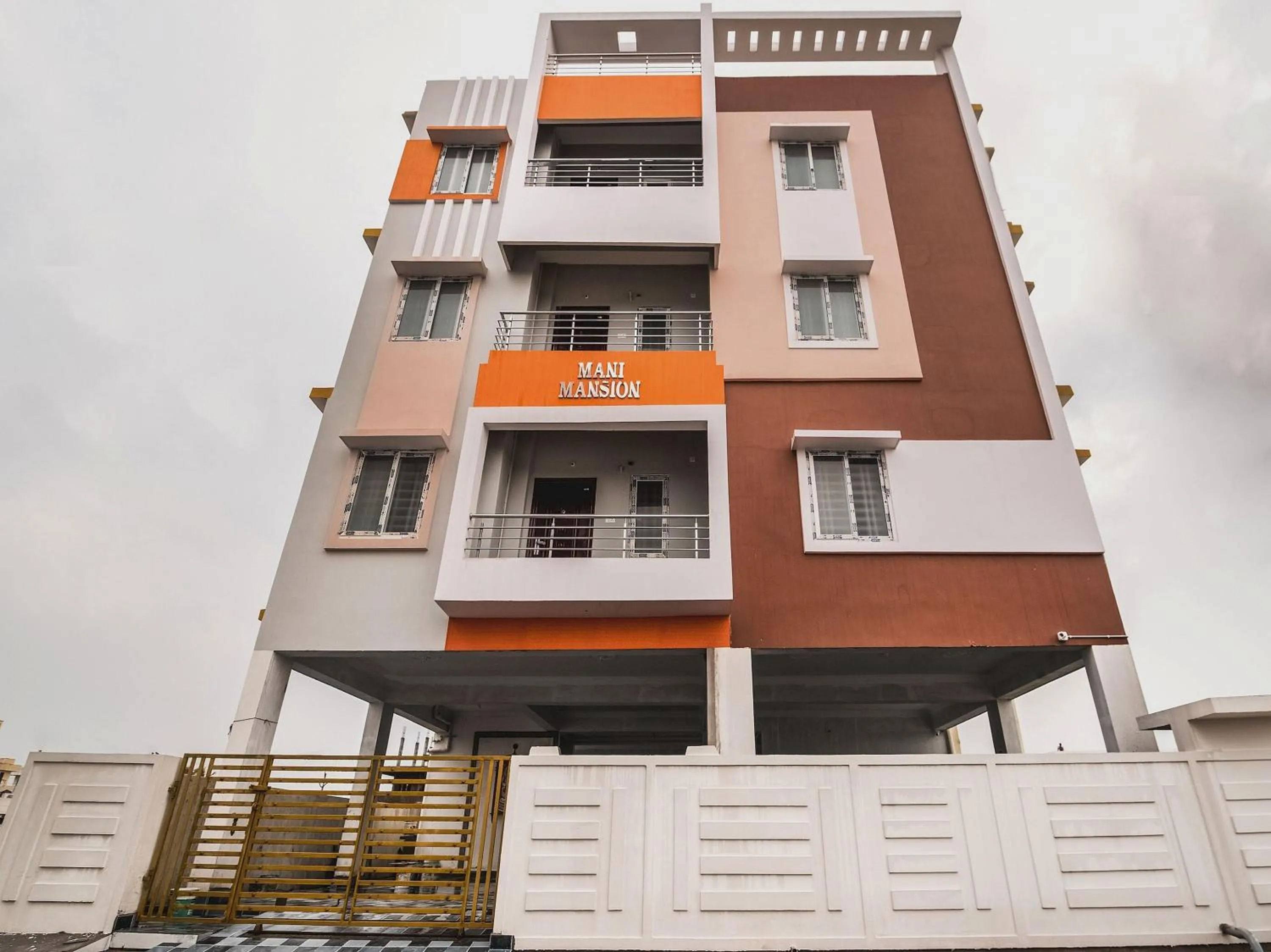 Facade/entrance in Super Hotel O Coastal Inn