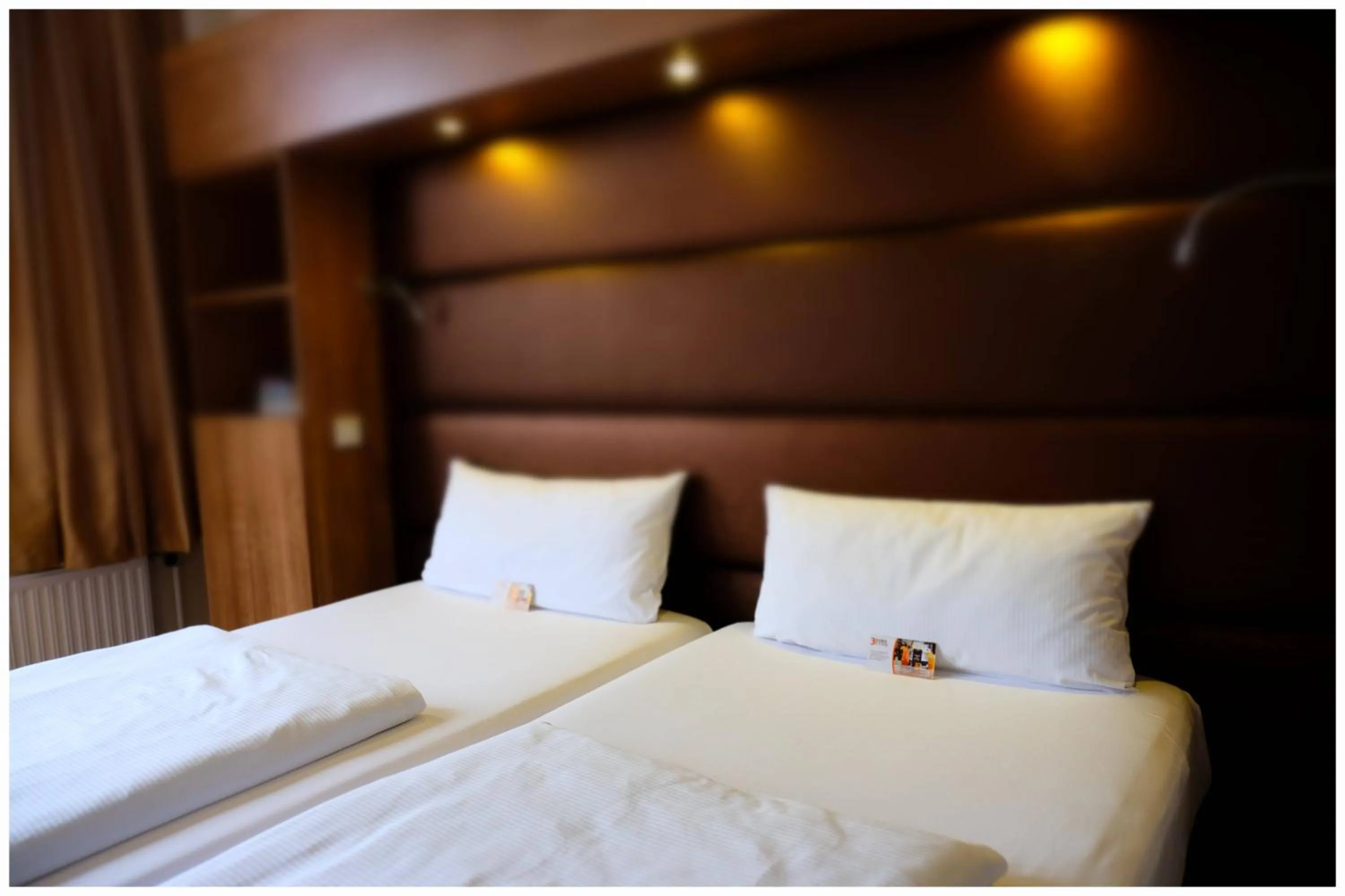 Bed in Motel Plus Berlin