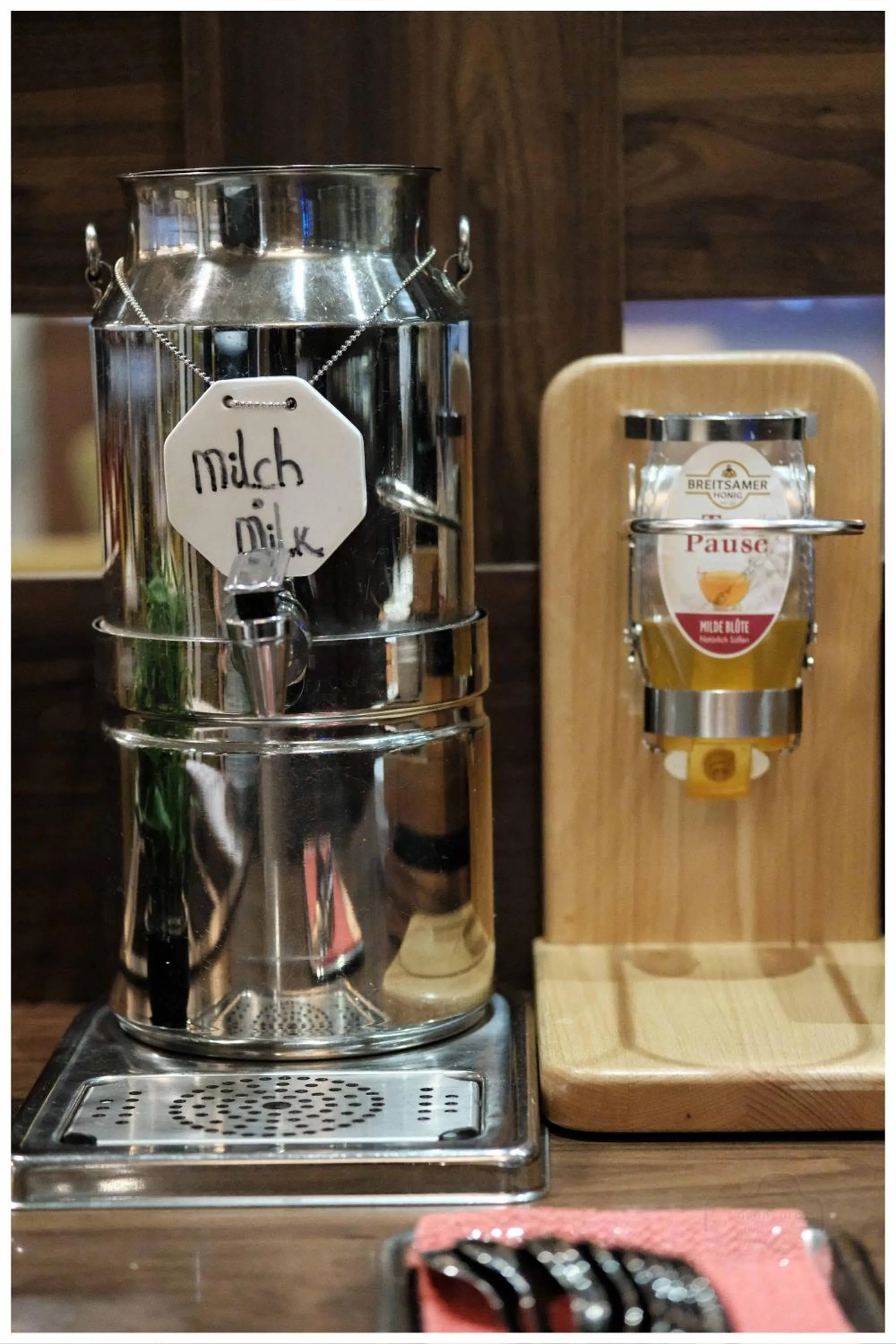 Buffet breakfast in Motel Plus Berlin