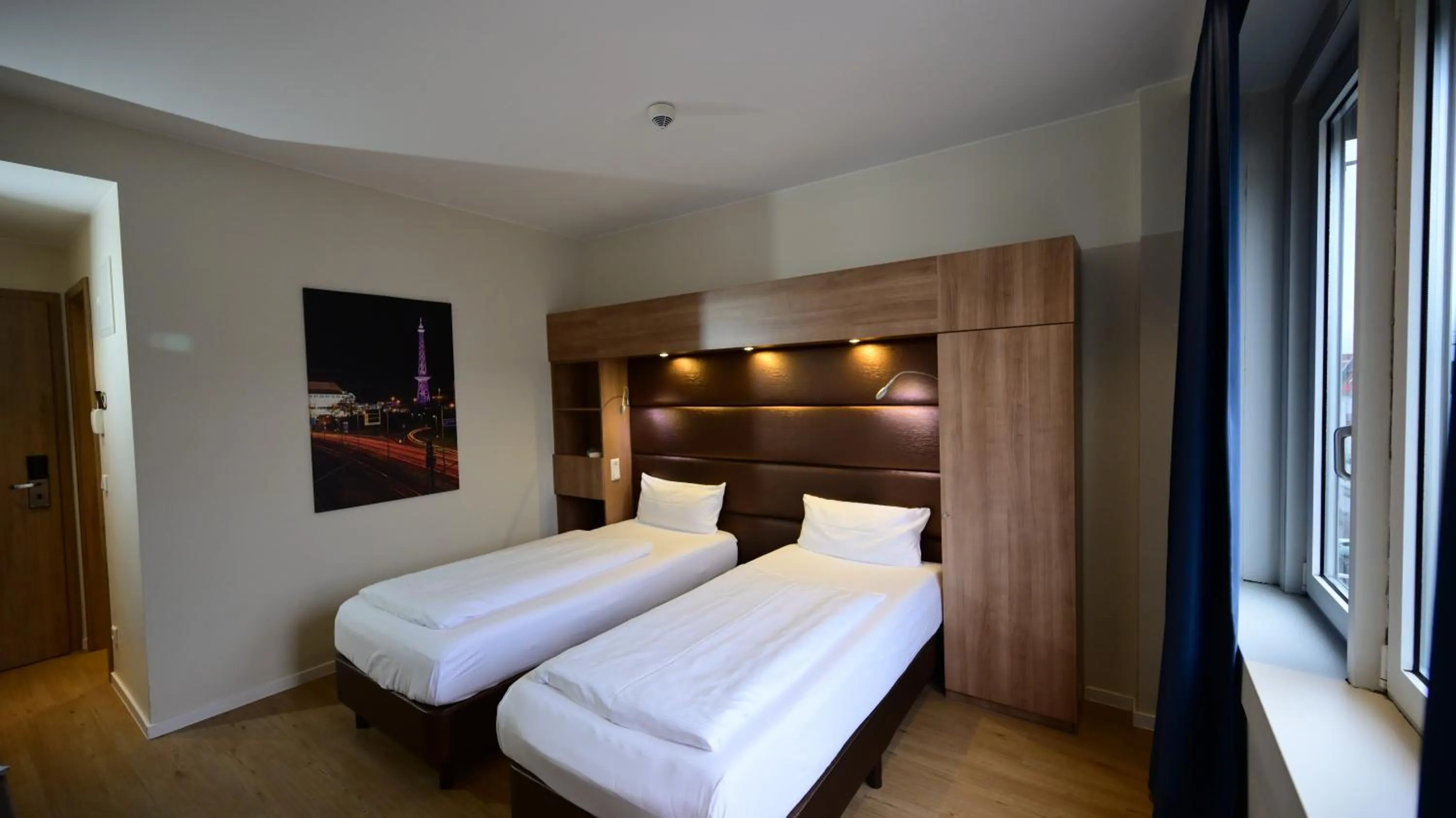 Photo of the whole room, Bed in Motel Plus Berlin