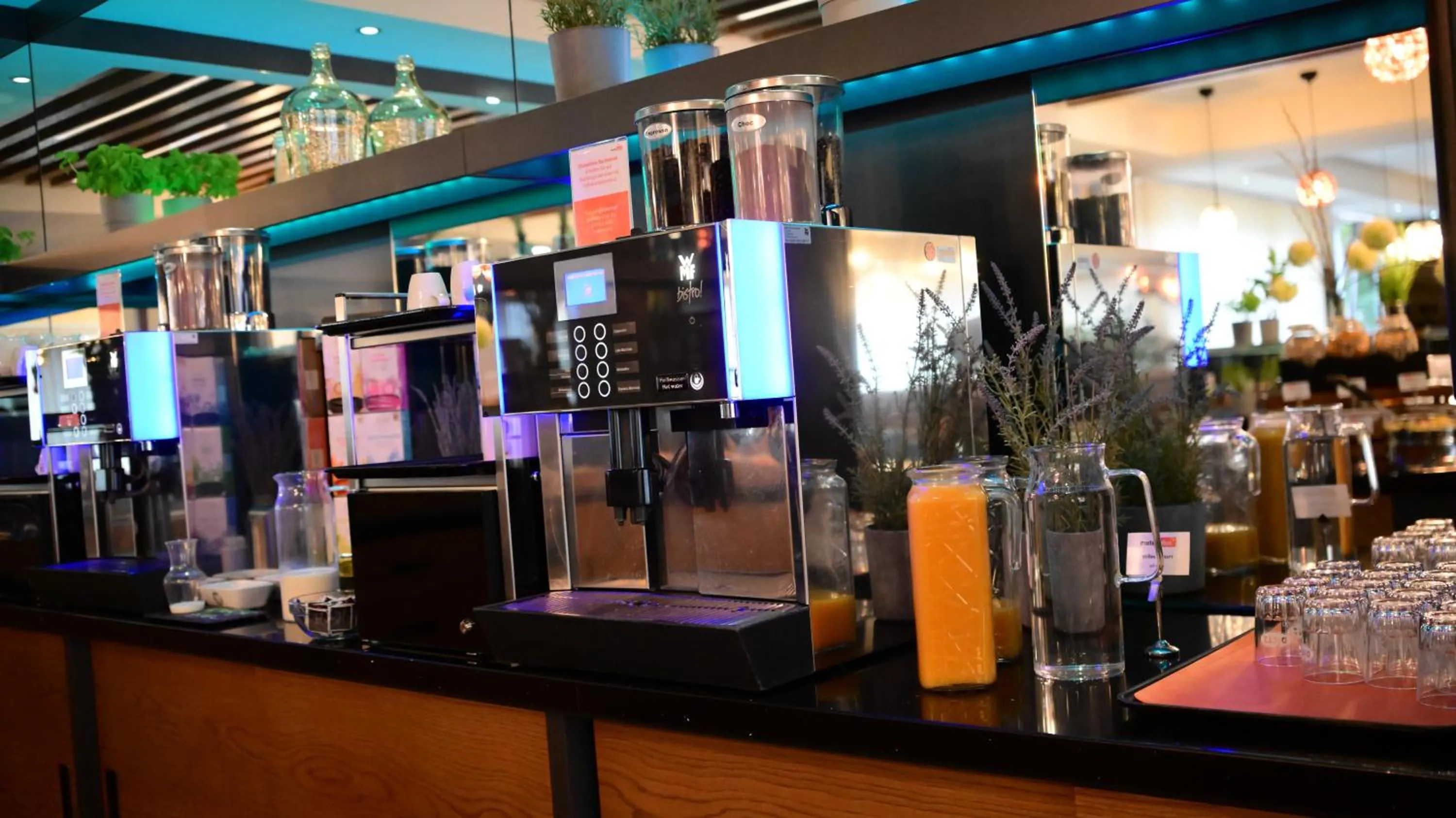 Food and drinks in Motel Plus Berlin