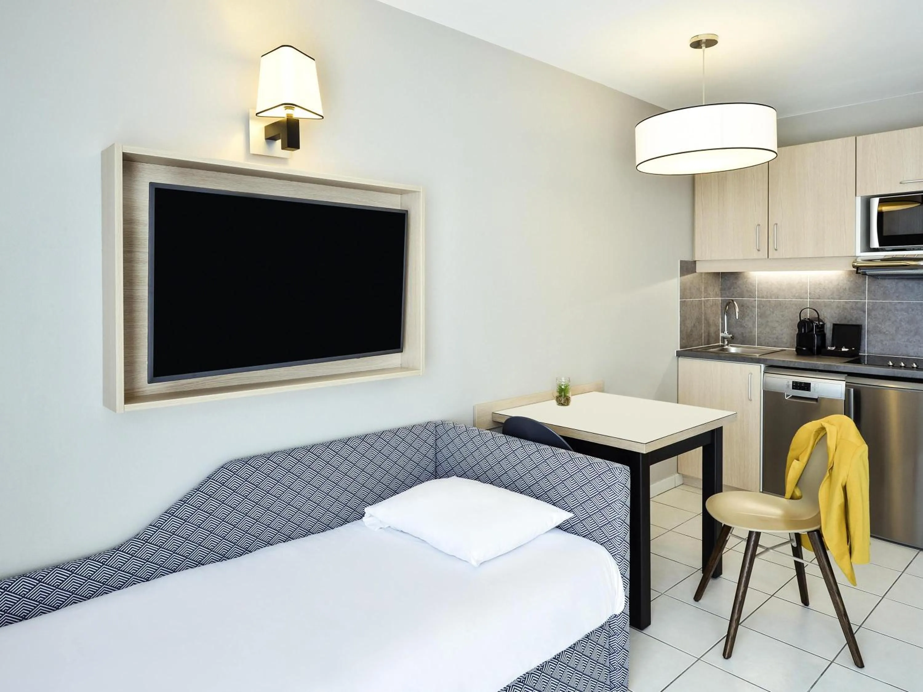 Bedroom, Bed in Aparthotel Adagio Monaco Monte Cristo