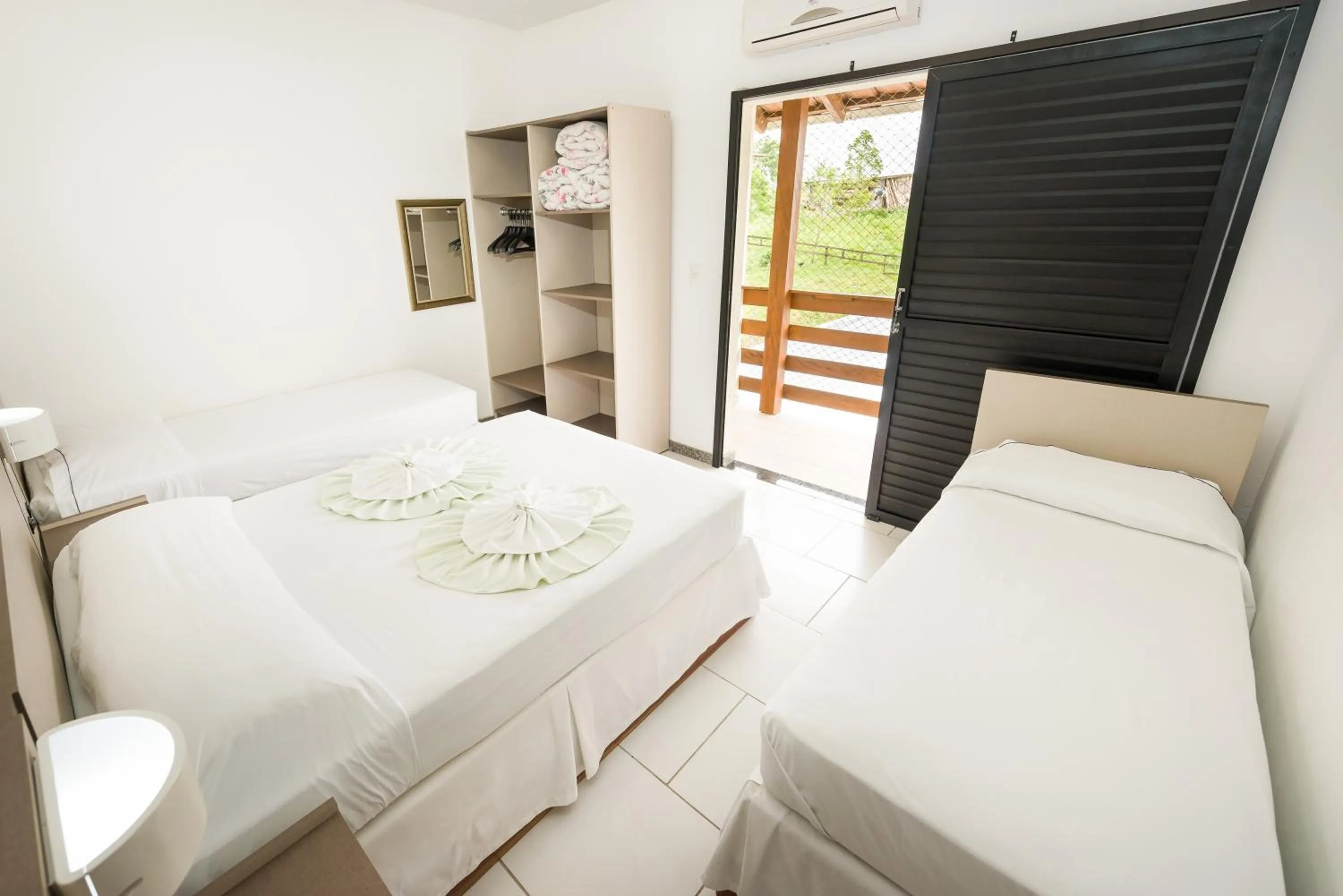 Balcony/Terrace, Bed in Hotel Brasil