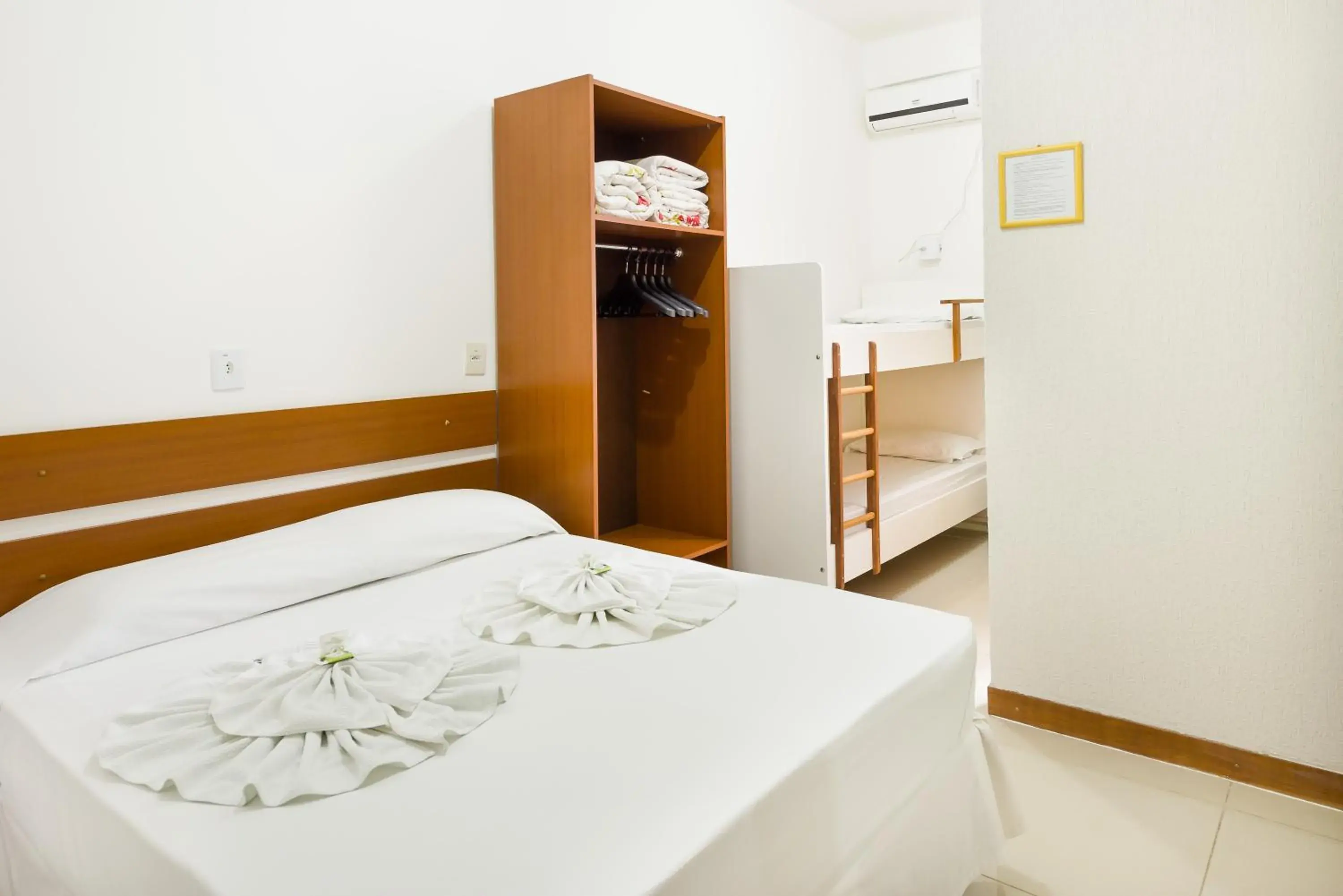 Standard Quadruple Room in Hotel Brasil Standard Quadruple Room in Hotel Brasil