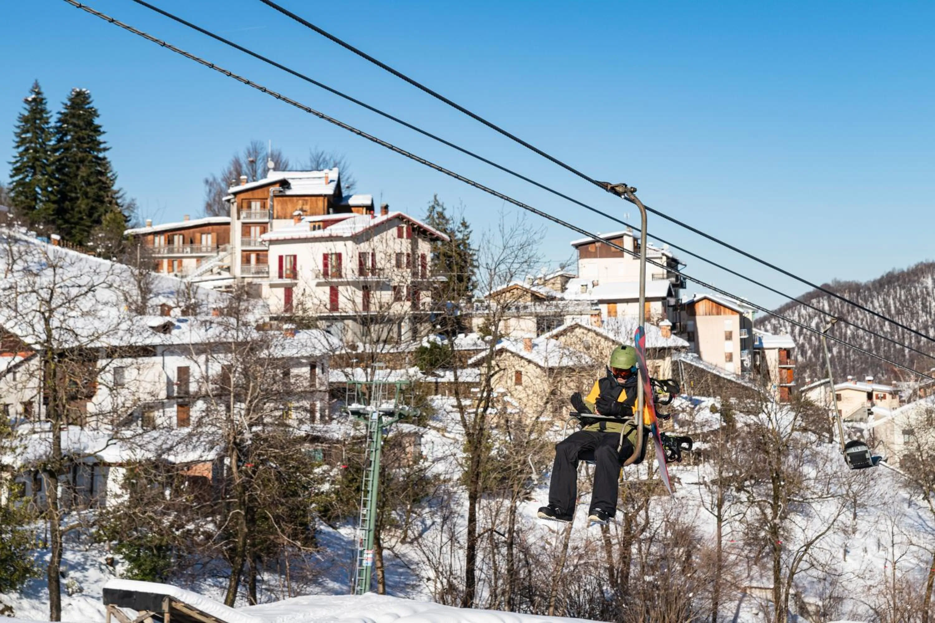 Skiing in Hotel Miramonti Family & SPA