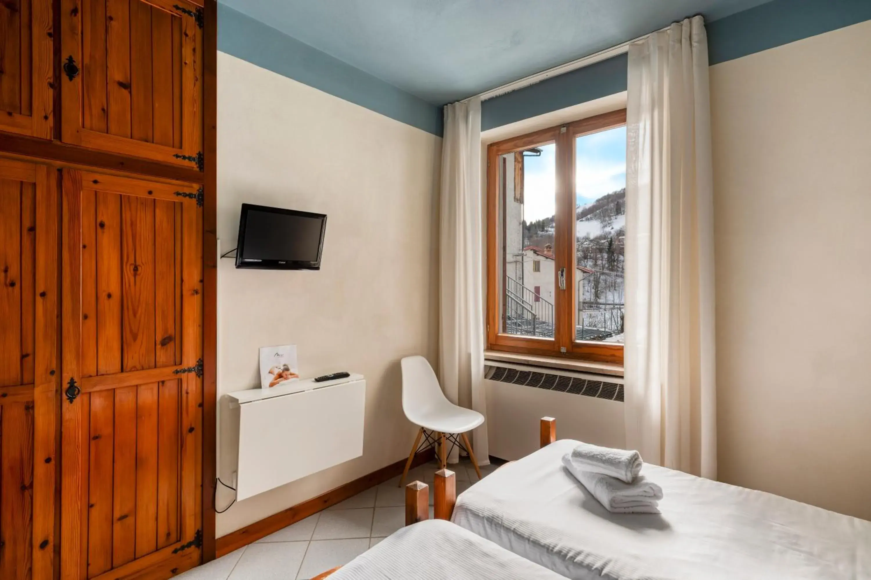 Triple Room with Balcony in Hotel Miramonti Family & SPA Triple Room with Balcony in Hotel Miramonti Family & SPA