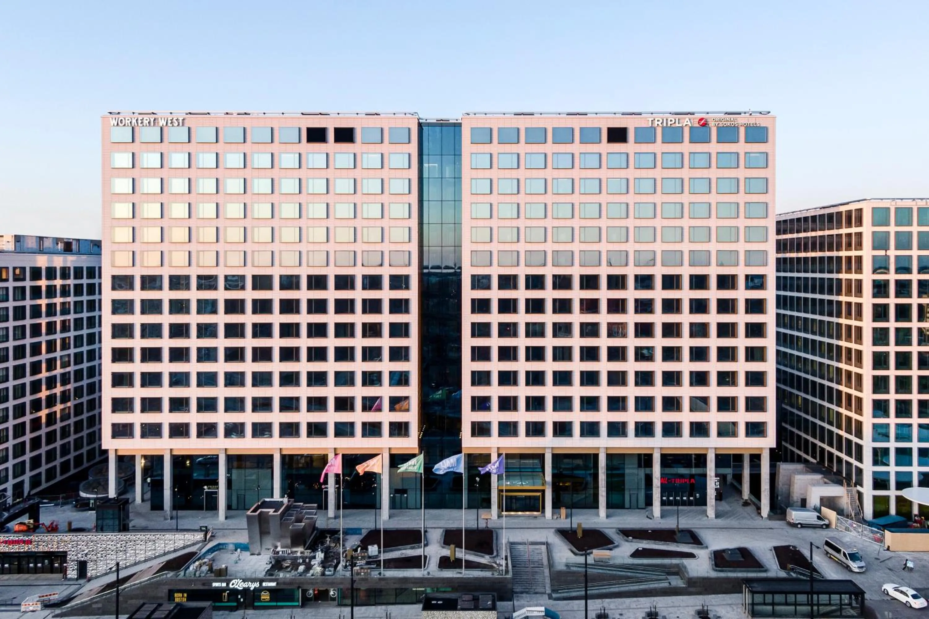 Facade/entrance in Original Sokos Hotel Tripla Helsinki
