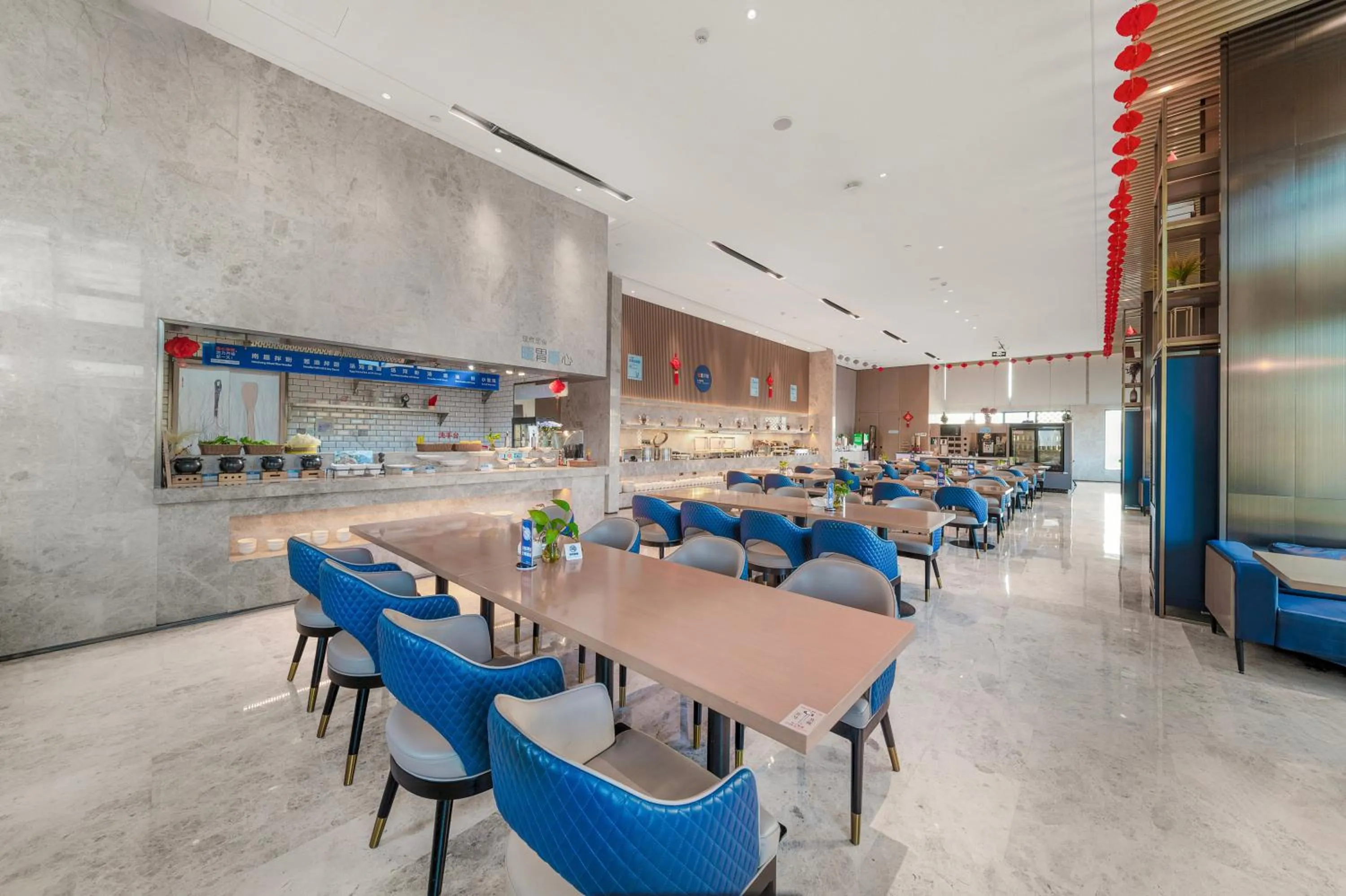 Restaurant/places to eat in Holiday Inn Express Nanchang West Station by IHG