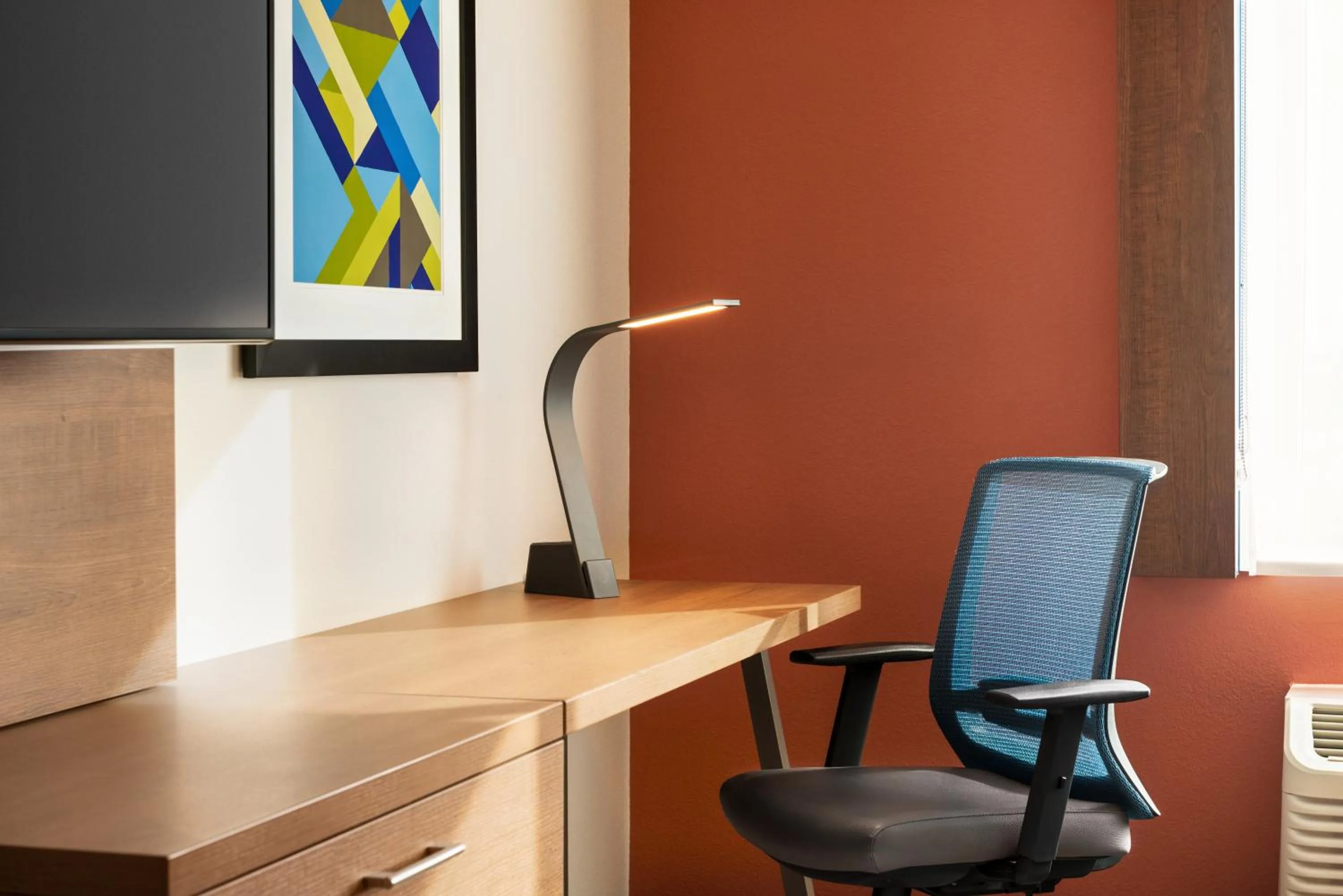 TV and multimedia in Holiday Inn Express & Suites - Beaver Dam by IHG