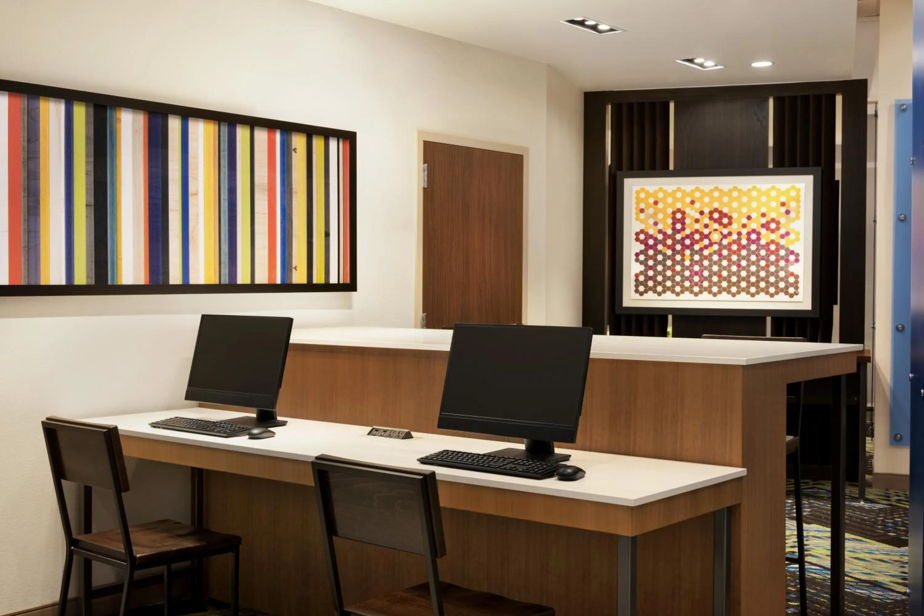 TV and multimedia in Holiday Inn Express & Suites - Beaver Dam by IHG