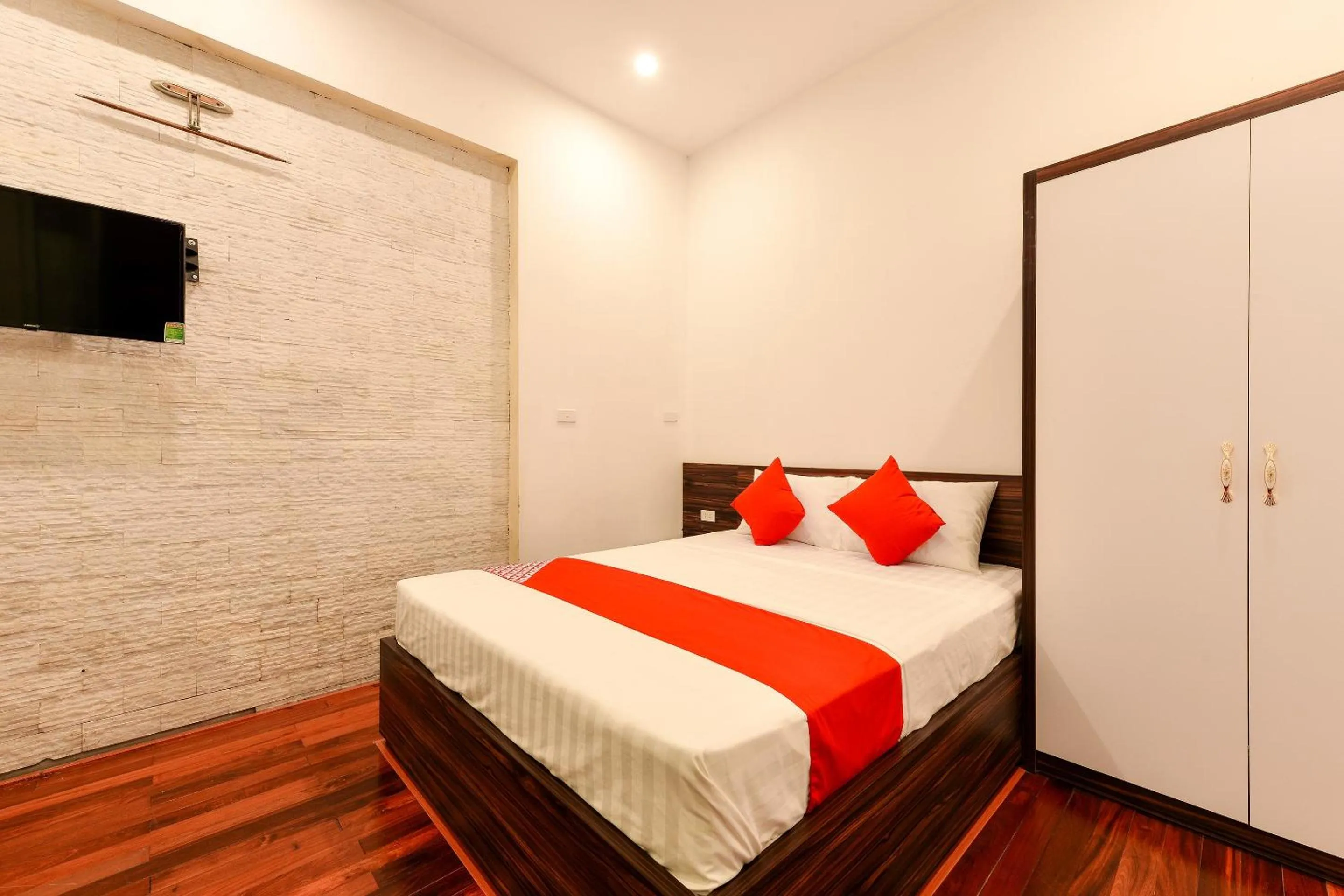 Bedroom, Bed in OYO 317 Kim Cuong Hotel 2