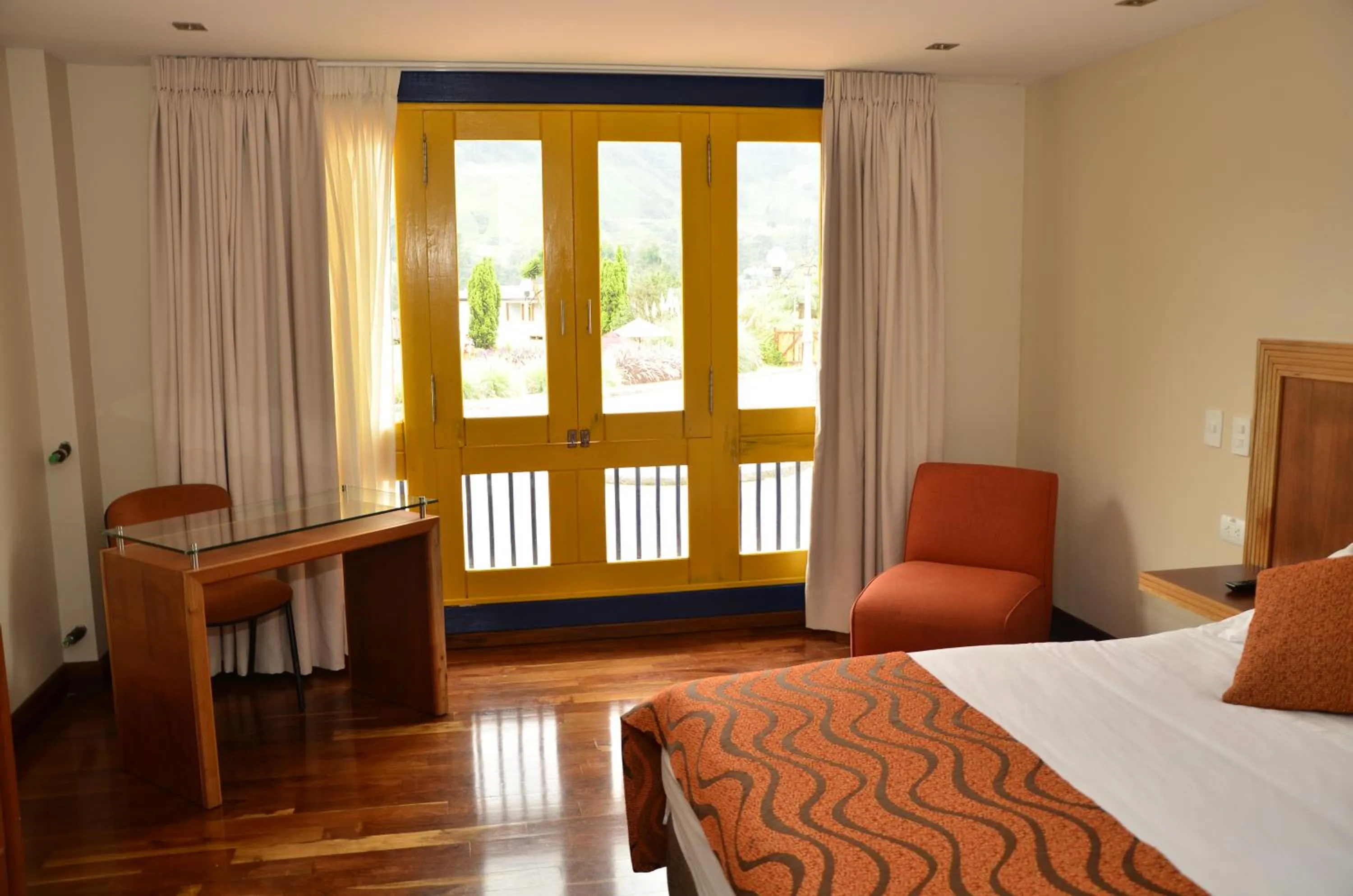 Photo of the whole room, Bed in Termales El Otoño