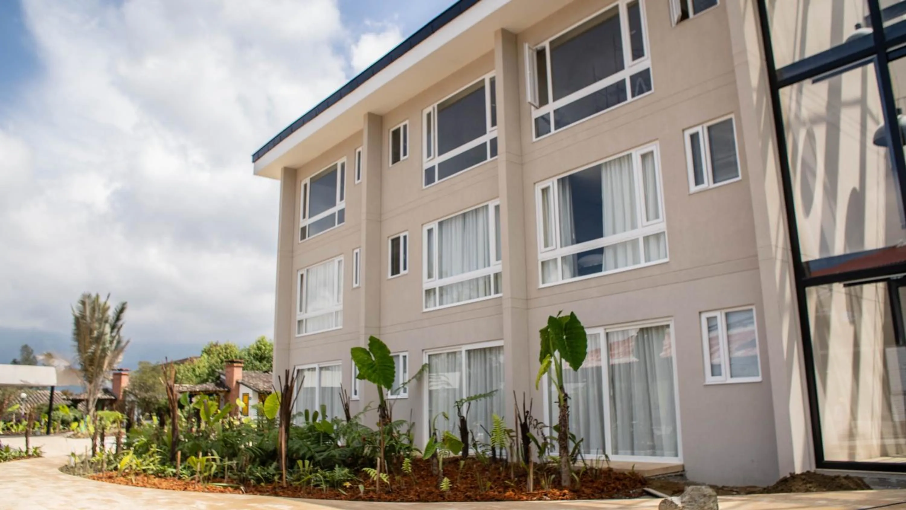 Property building in Termales El Otoño