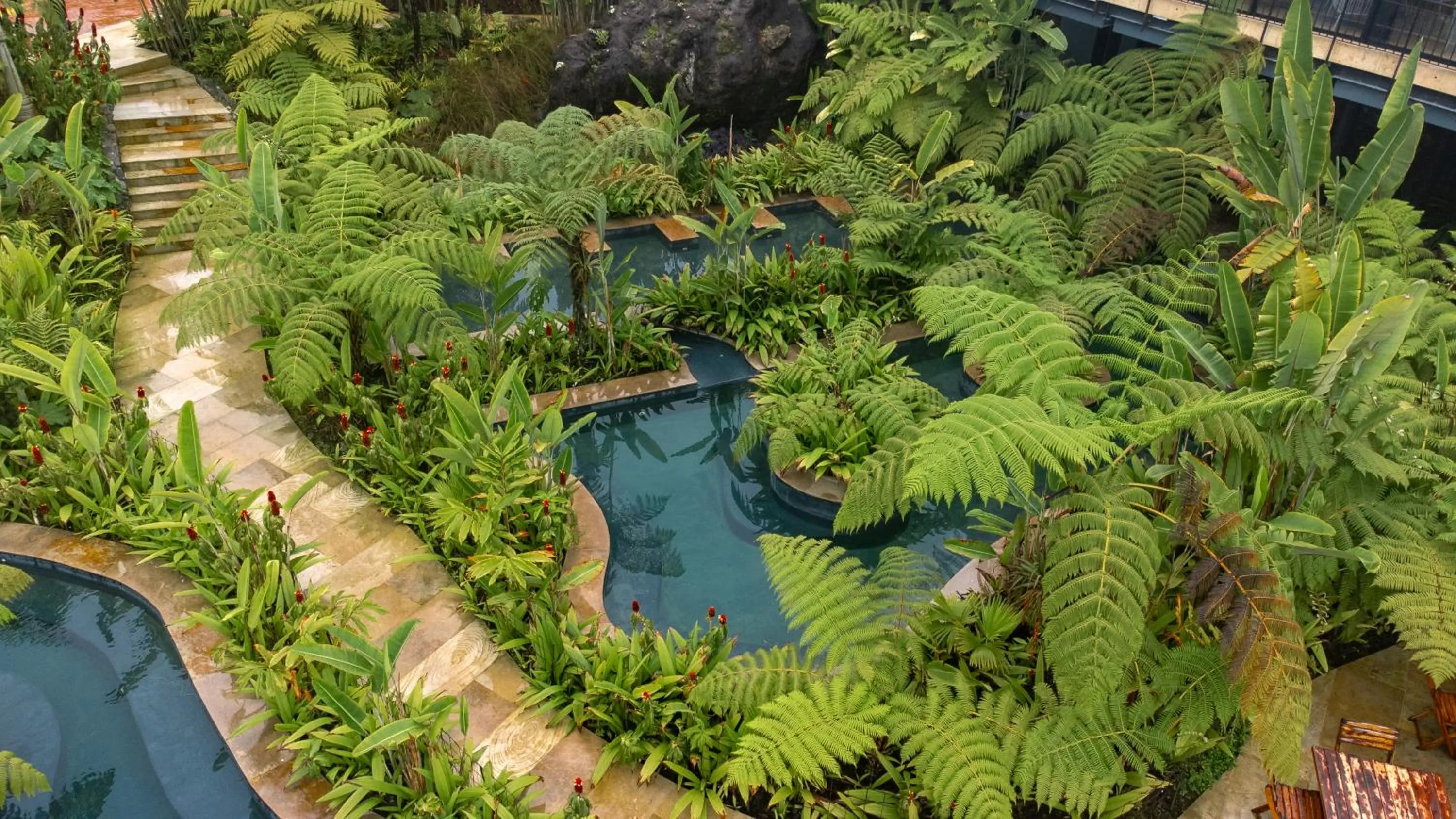 Swimming pool in Termales El Otoño