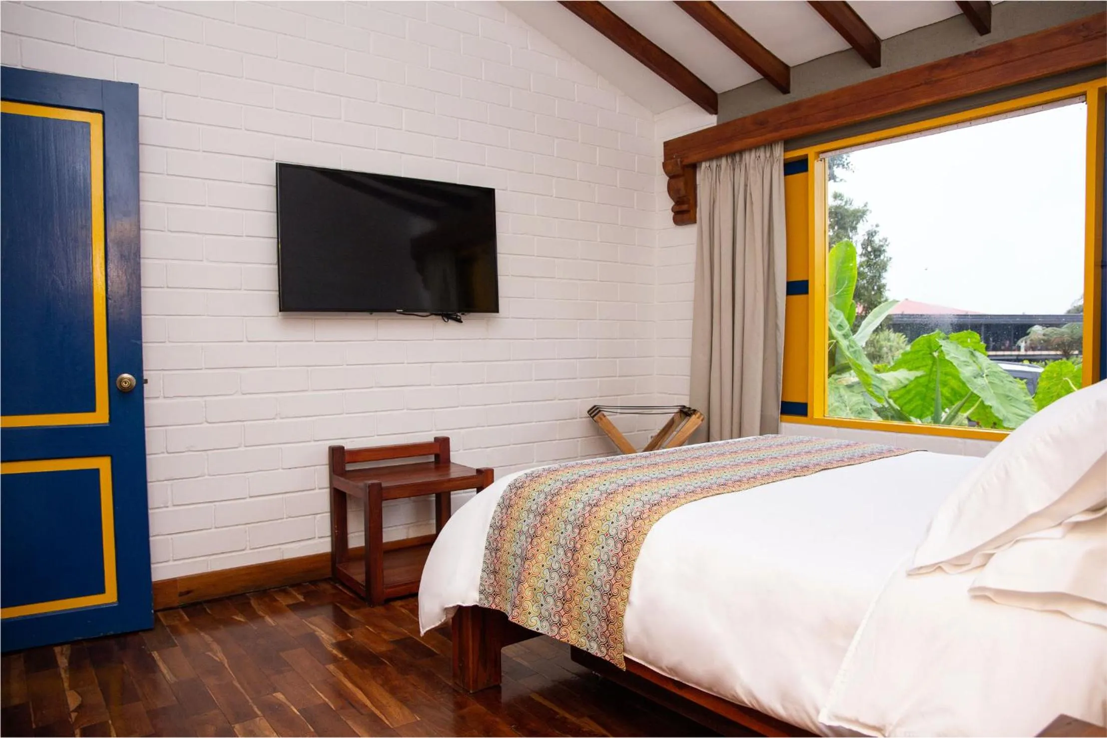 Photo of the whole room, Bed in Termales El Otoño