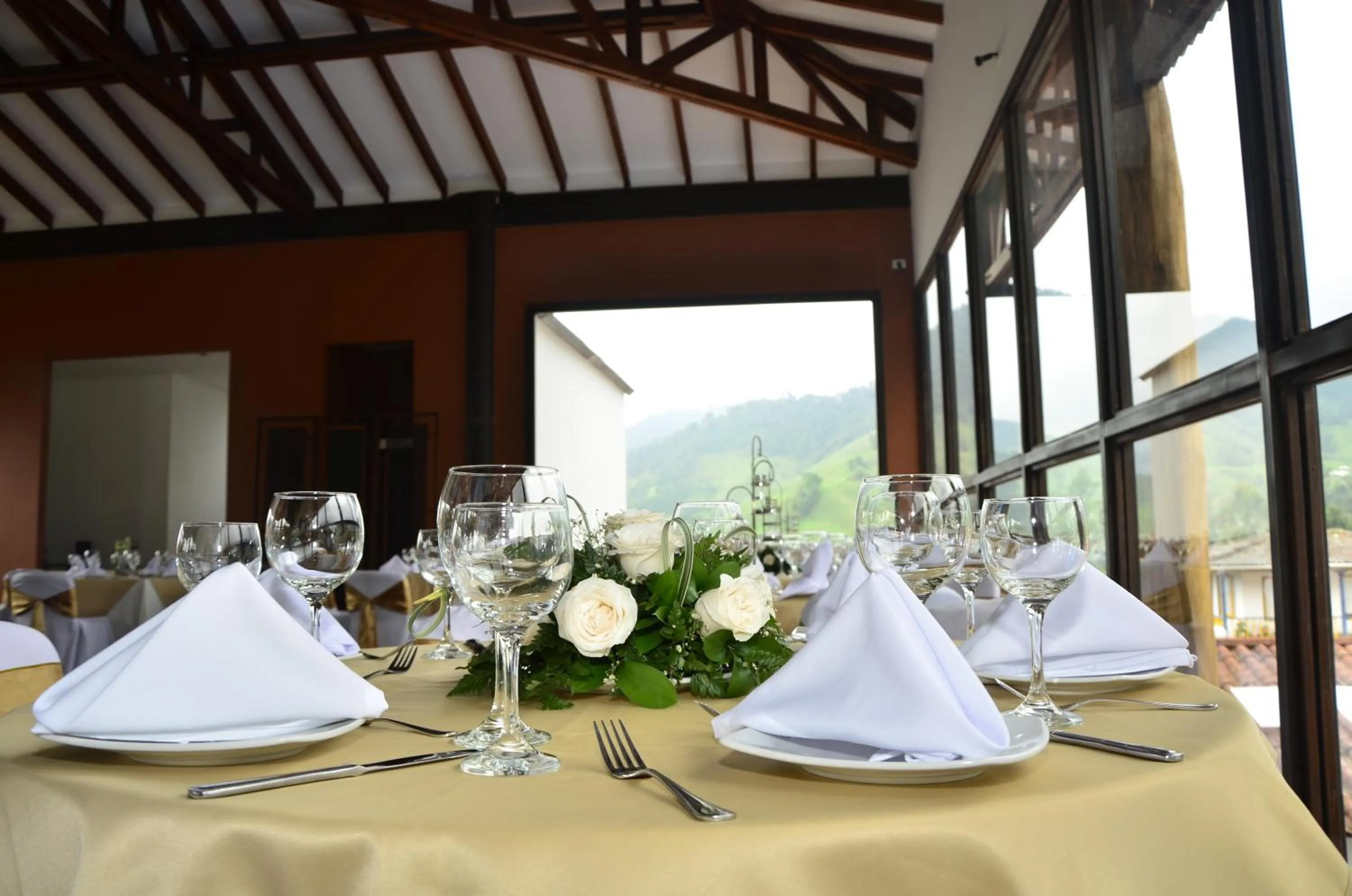 Restaurant/places to eat in Termales El Otoño