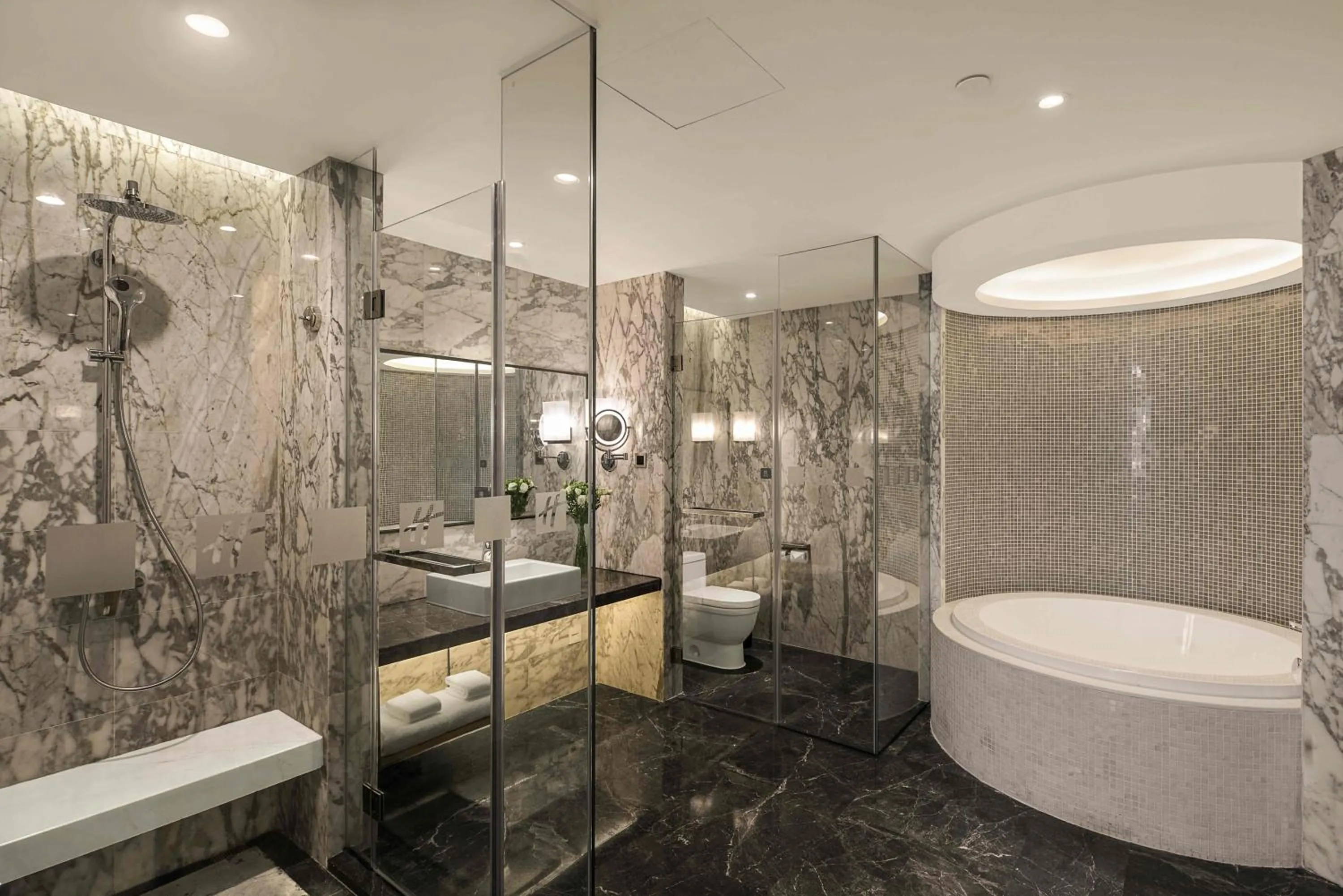 Bathroom in Holiday Inn Chengdu Airport by IHG - Free Shuttle to Shuangliu International Airport
