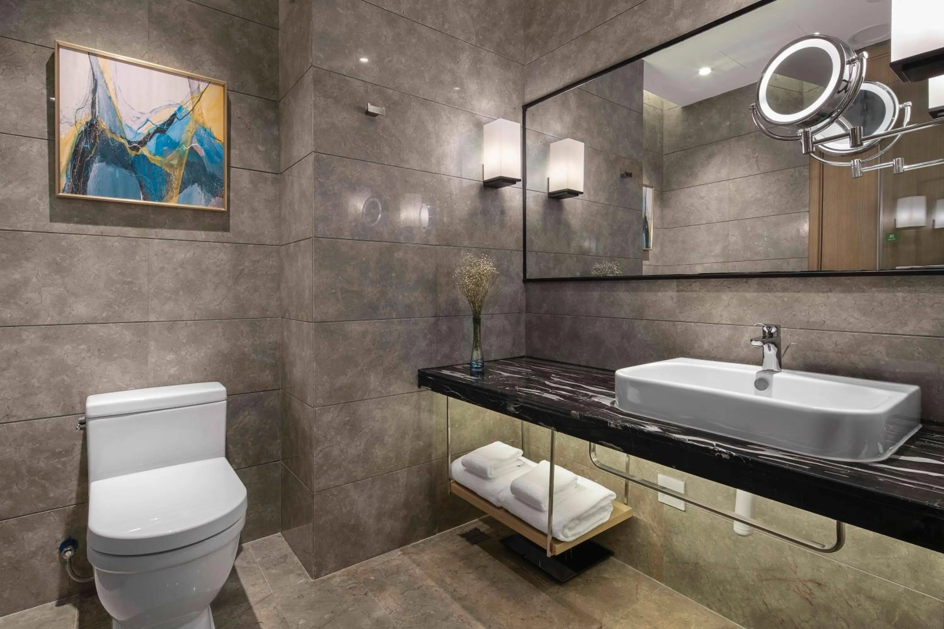 Photo of the whole room in Holiday Inn Chengdu Airport by IHG - Free Shuttle to Shuangliu International Airport