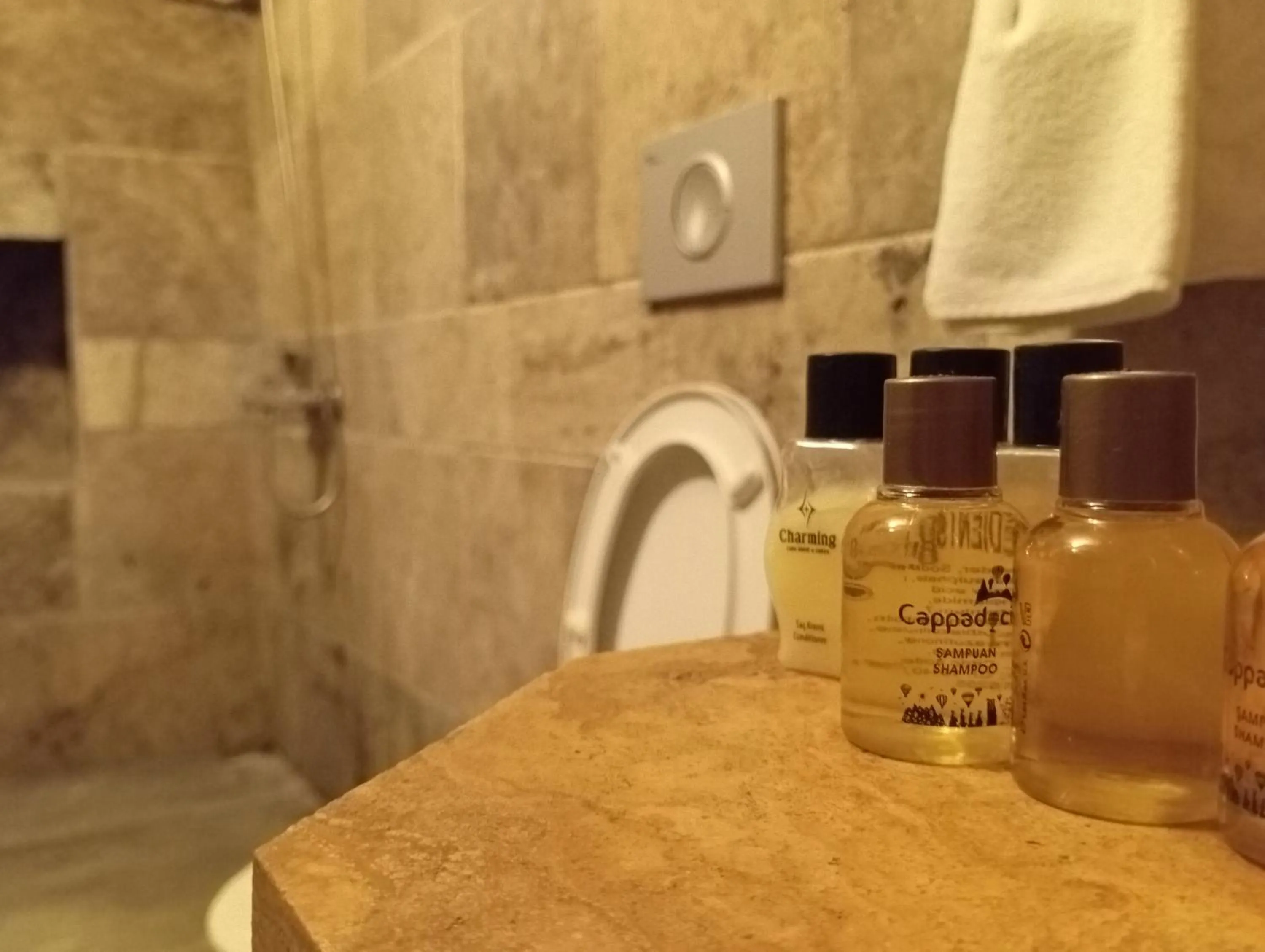 Bathroom in Sandık cave house