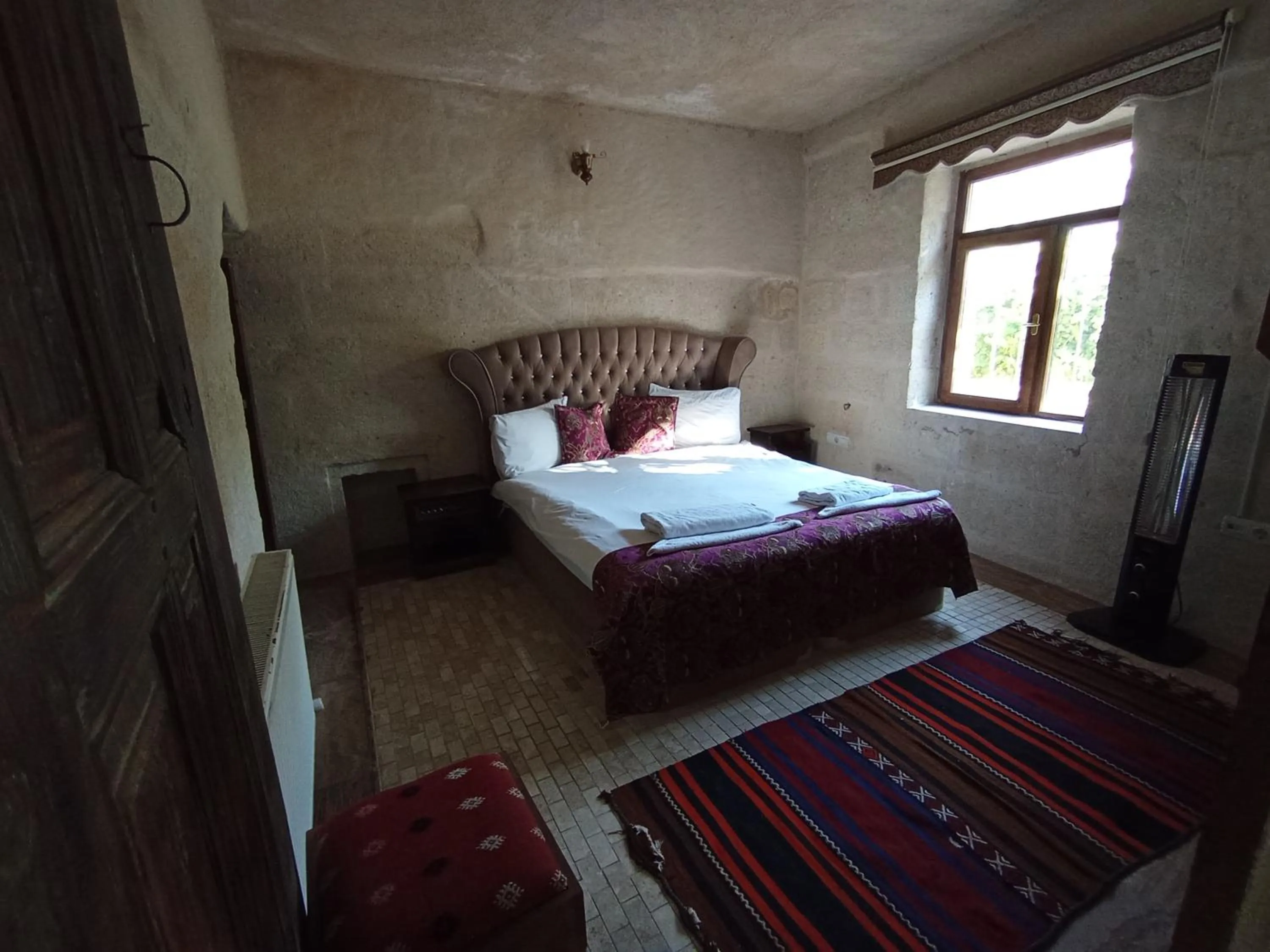 Family, Bed in Sandık cave house