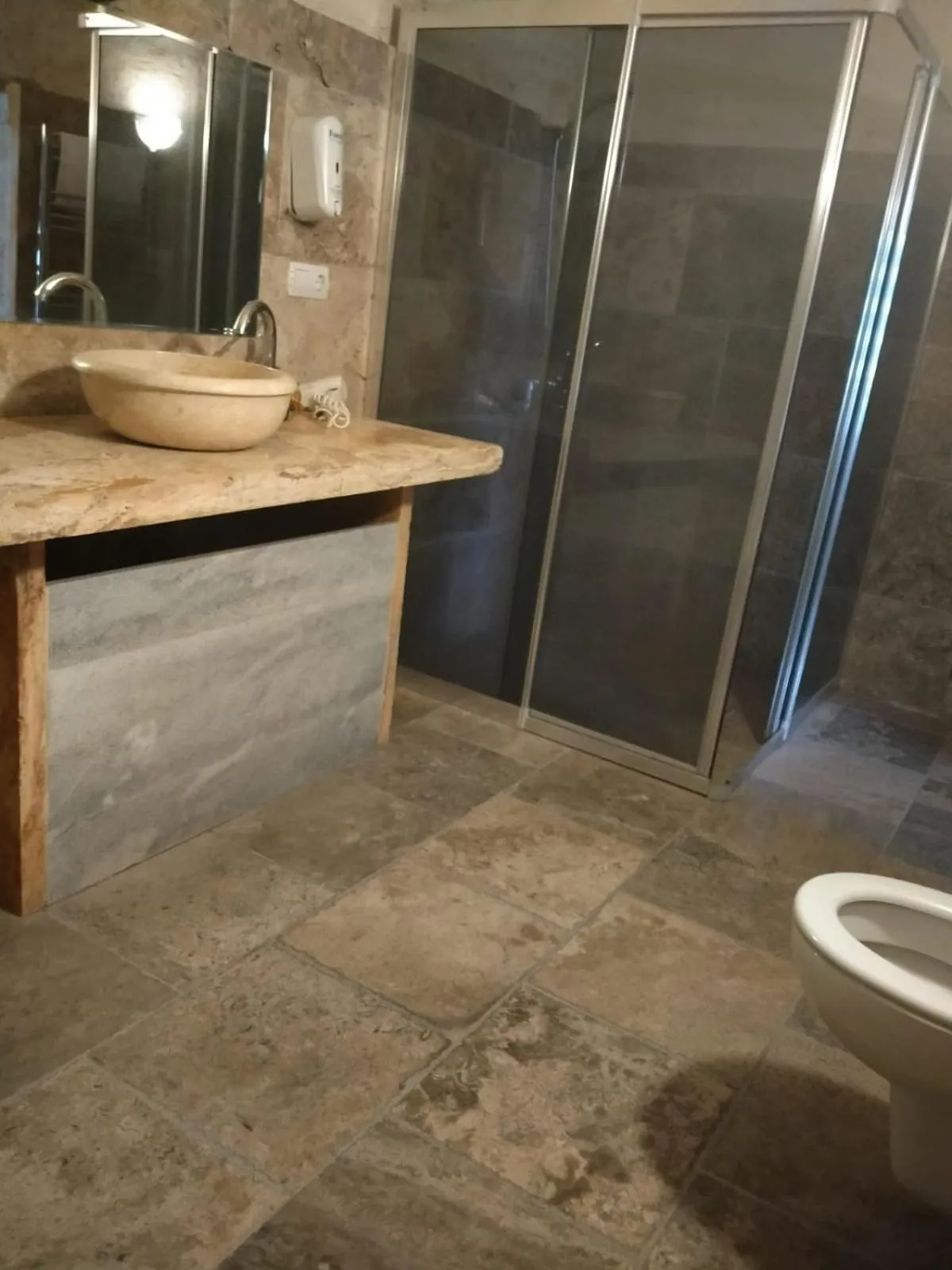 Shower in Sandık cave house