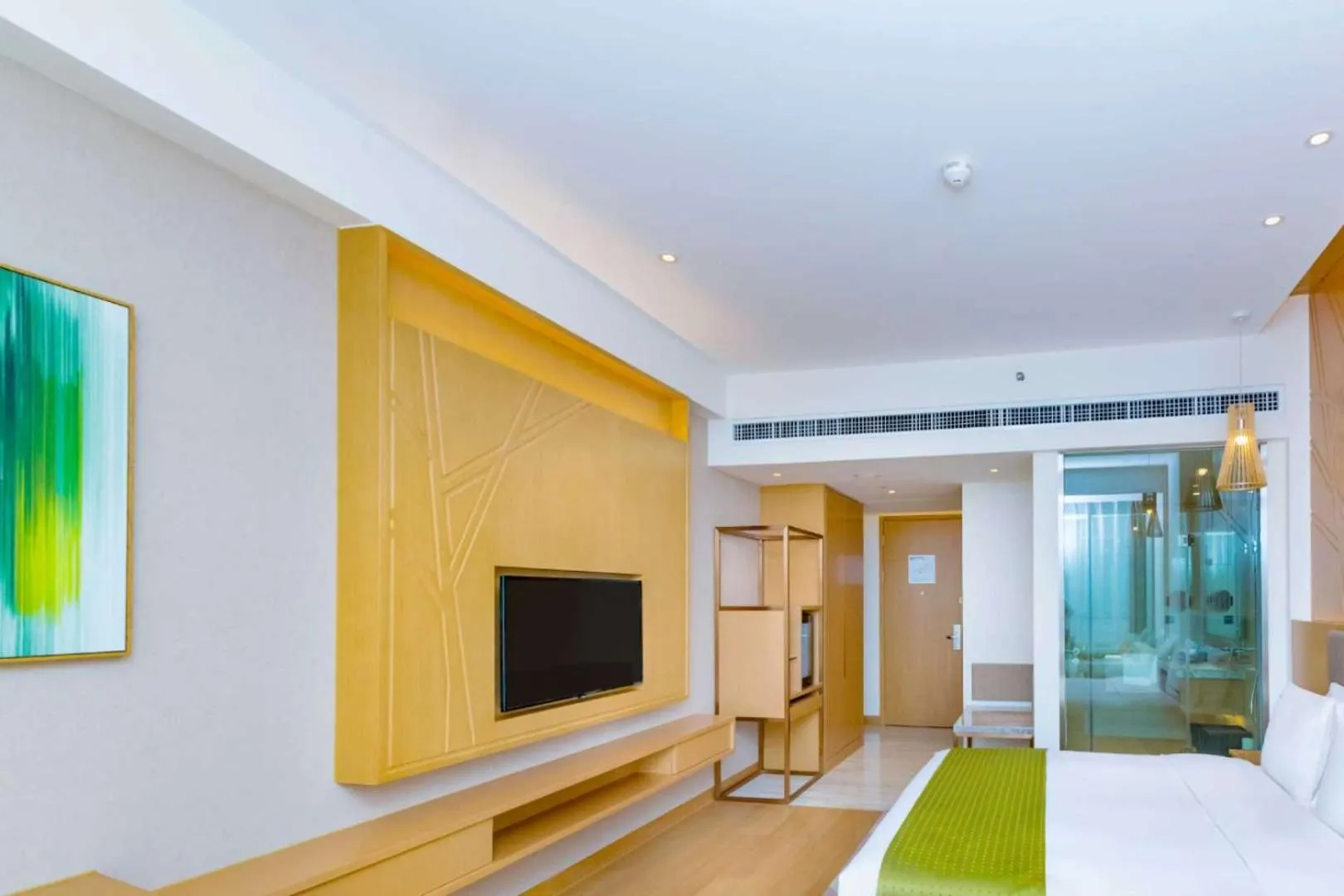 Bed in Holiday Inn Changsha Dawangshan by IHG