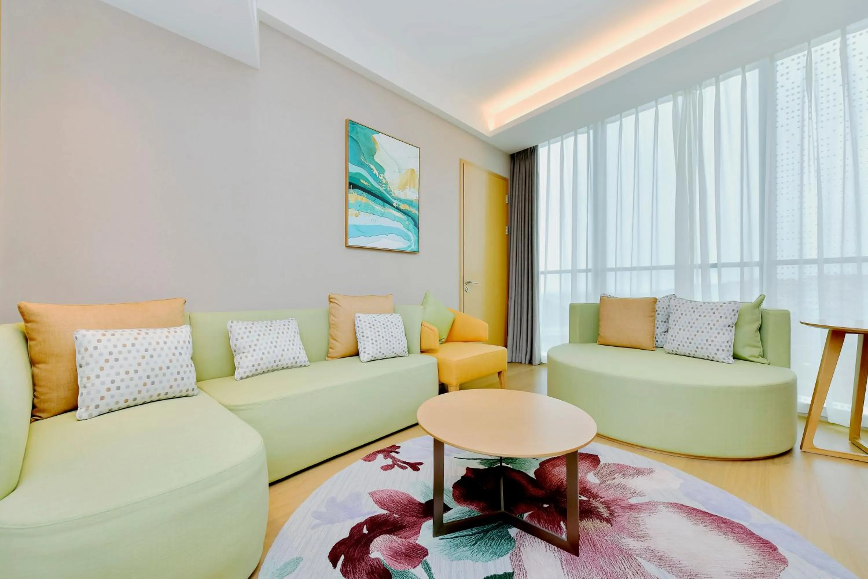 Bedroom in Holiday Inn Changsha Dawangshan by IHG