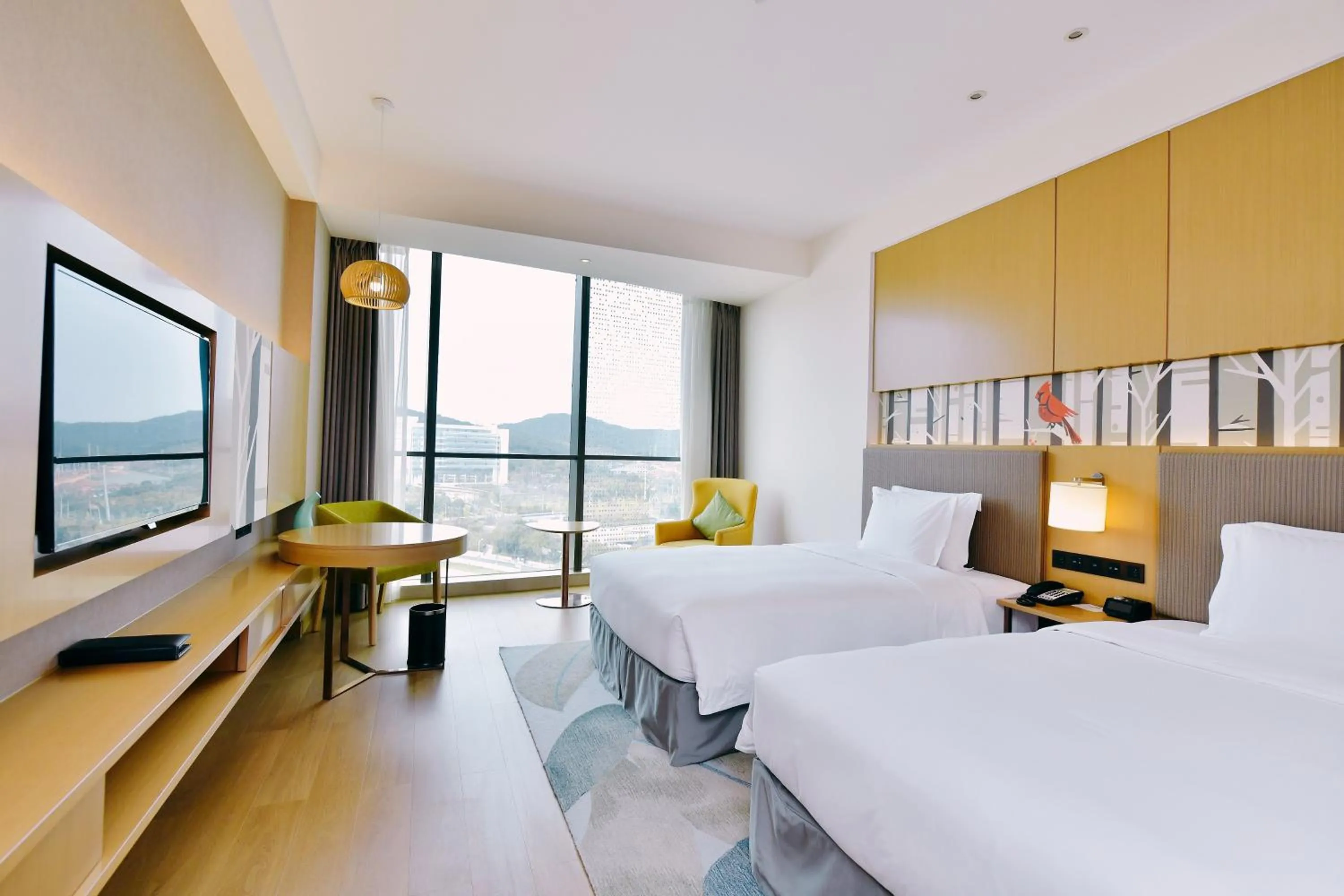 Photo of the whole room, Bed in Holiday Inn Changsha Dawangshan by IHG