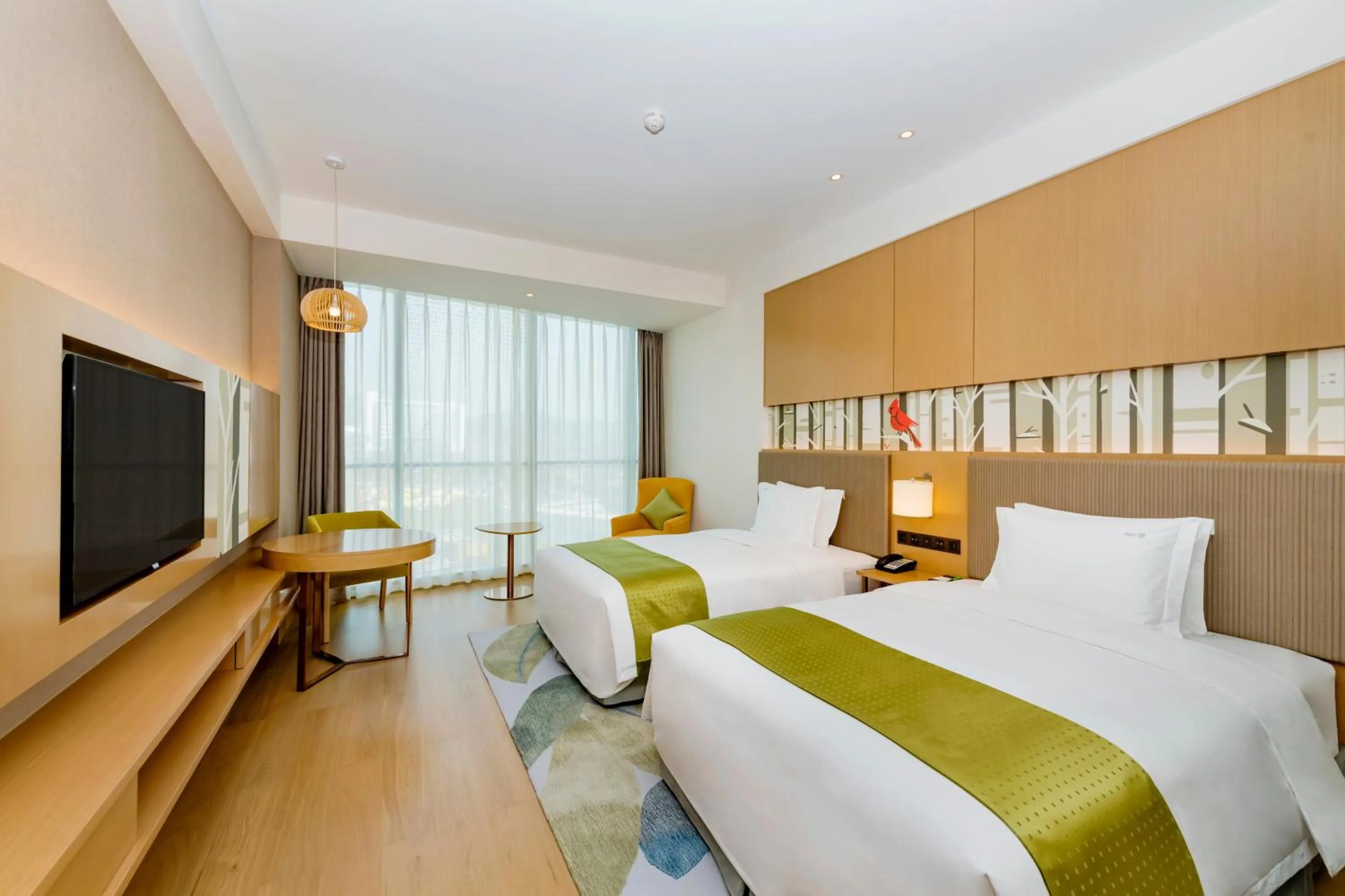 Photo of the whole room, Bed in Holiday Inn Changsha Dawangshan by IHG