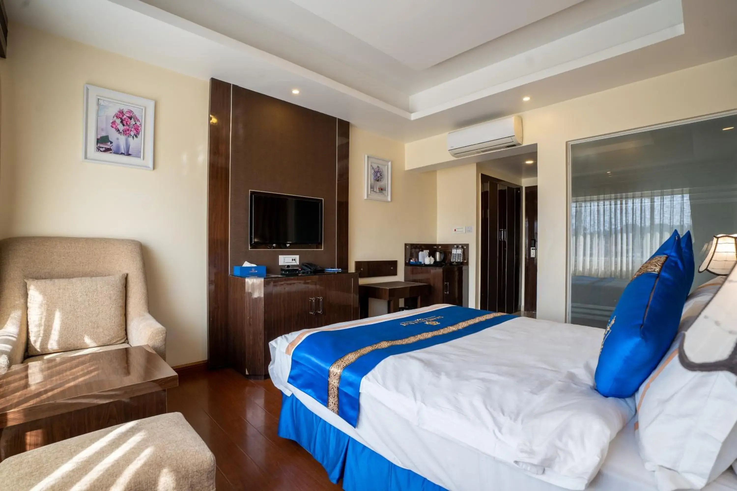 Super Deluxe Double Room - single occupancy in Shangrila Blu Hotel Super Deluxe Double Room - single occupancy in Shangrila Blu Hotel