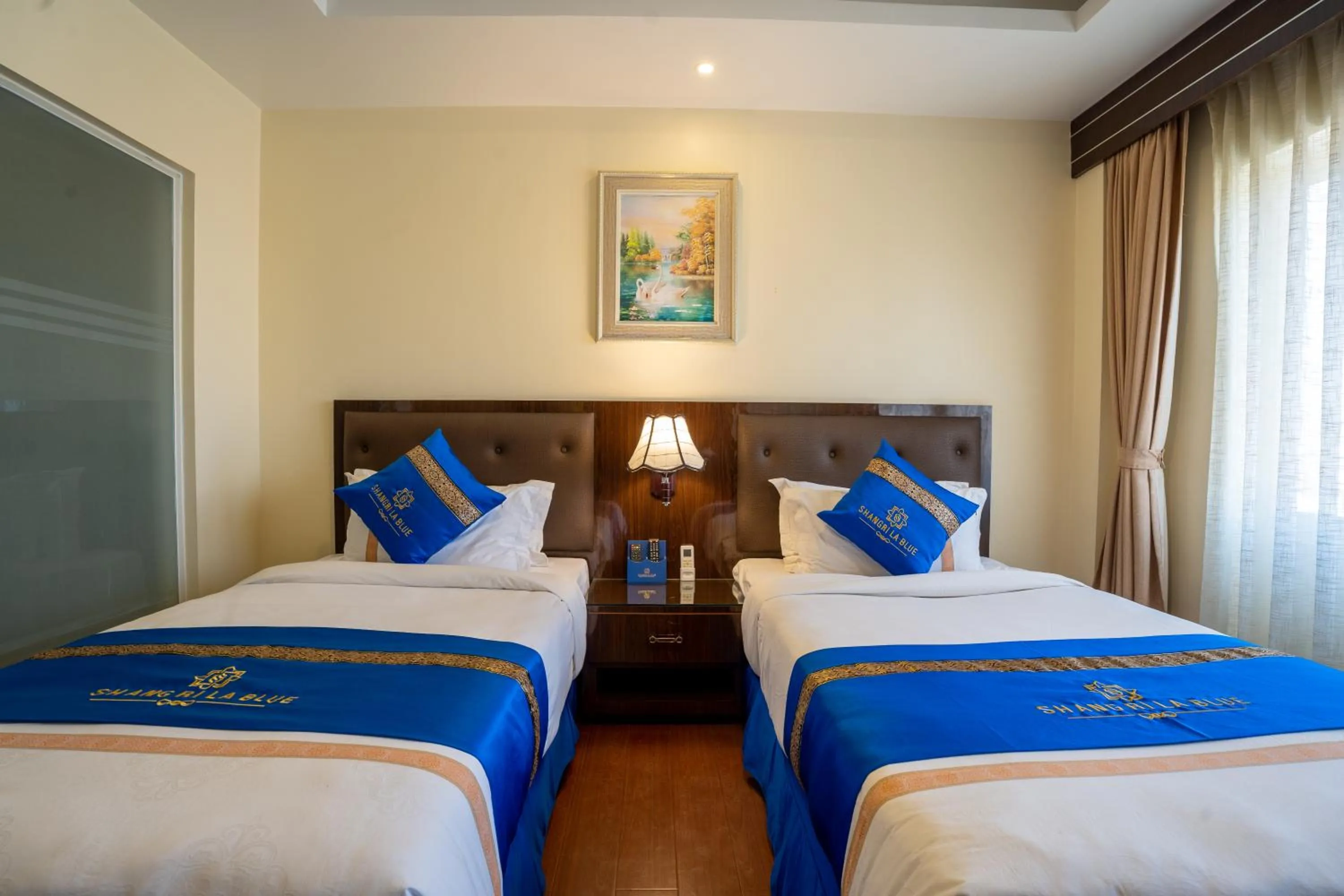 Bedroom, Bed in Shangrila Blu Hotel