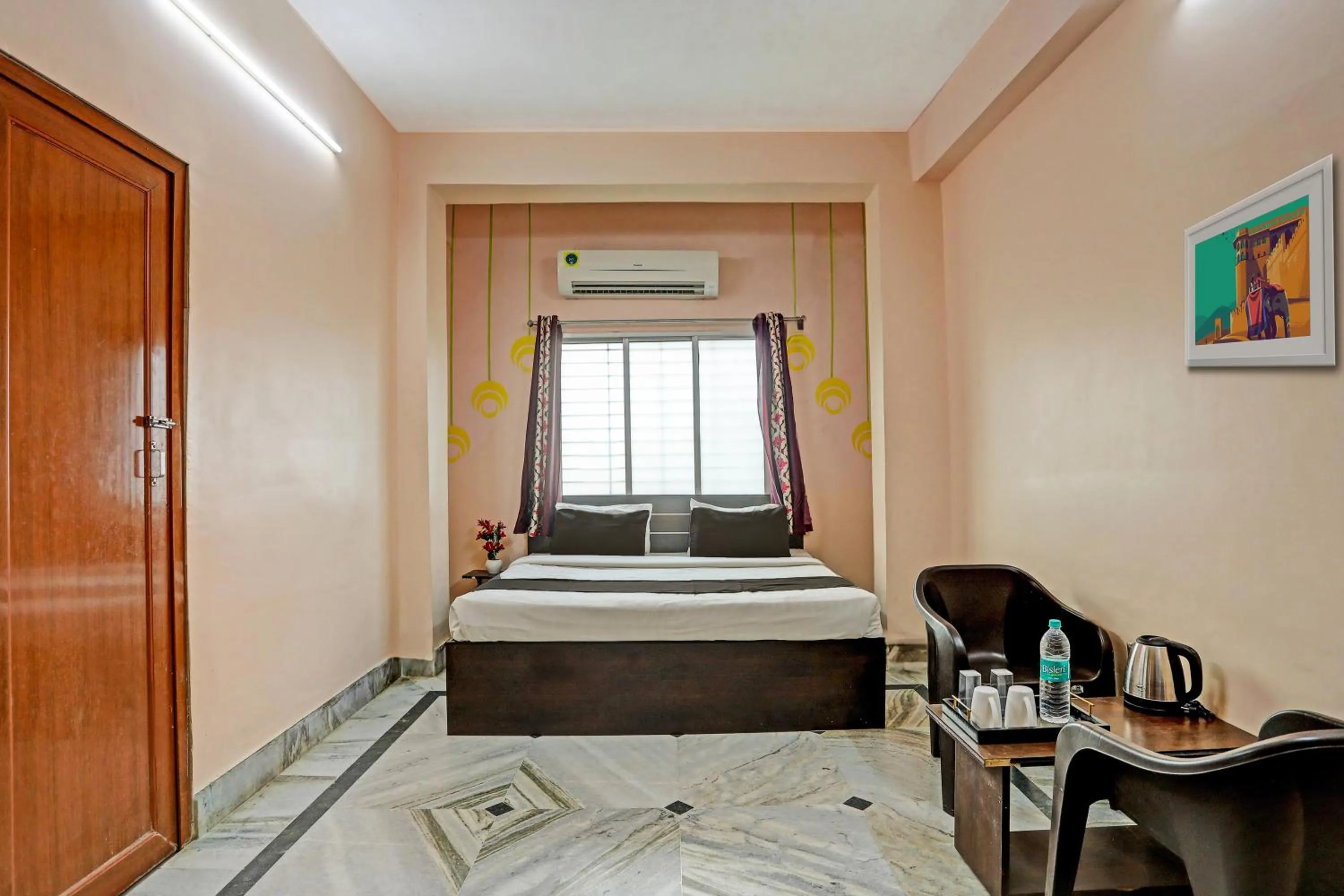 Bedroom, Bed in Hotel O Aarshi Palace