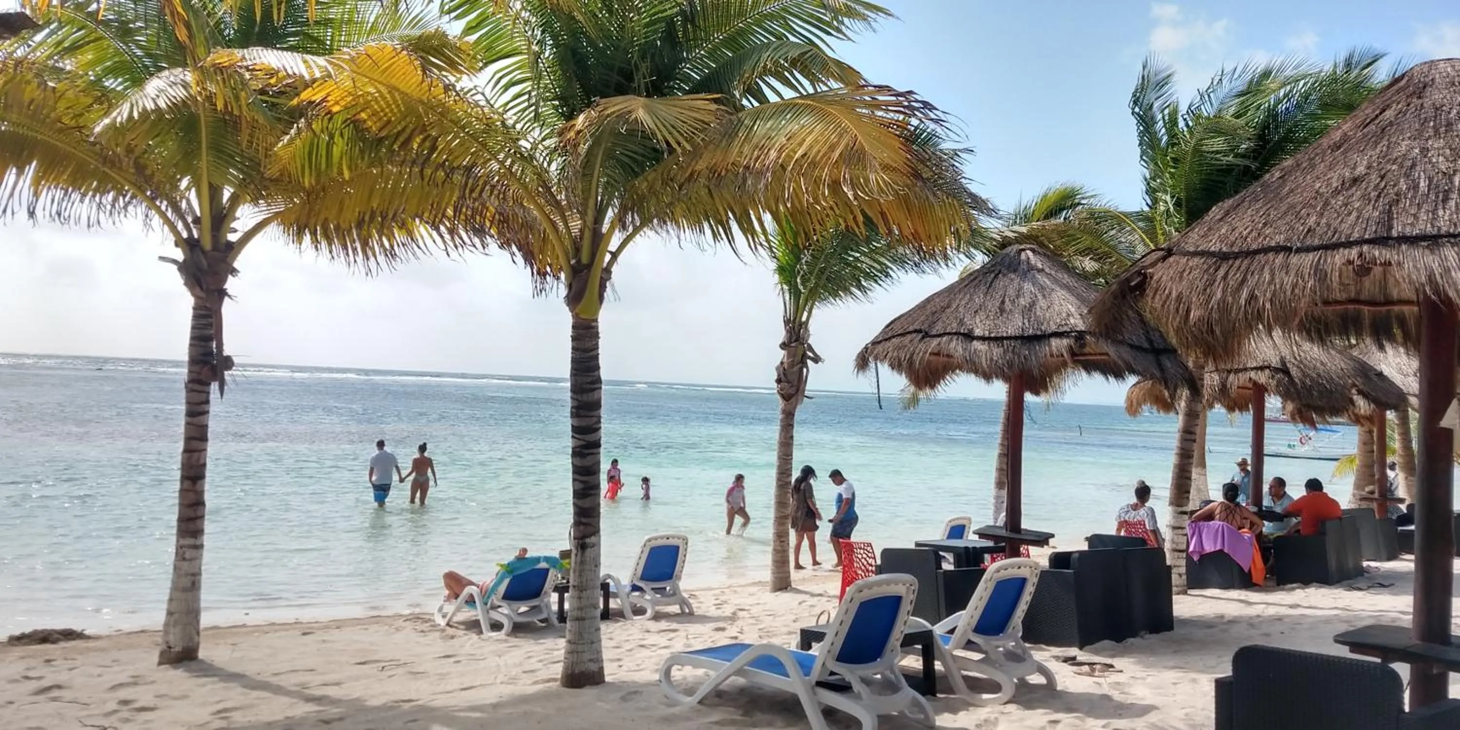 Beach in El Fuerte Beach Apartments