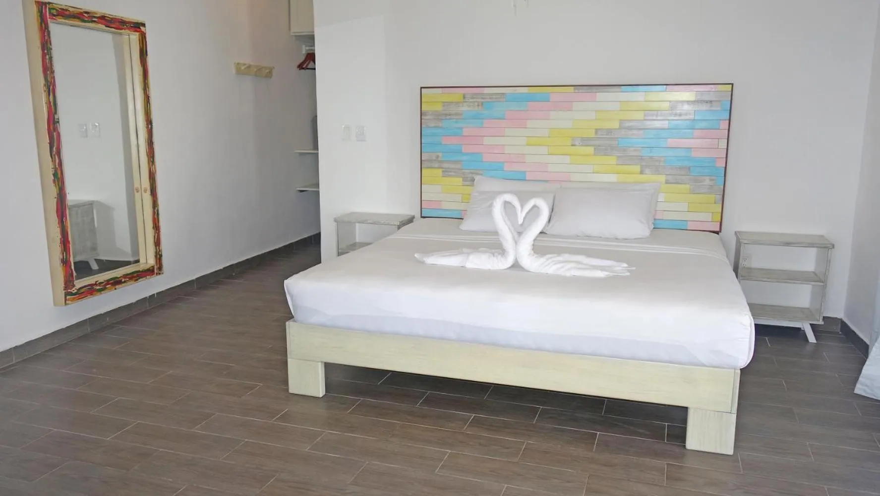 Bedroom, Bed in El Fuerte Beach Apartments