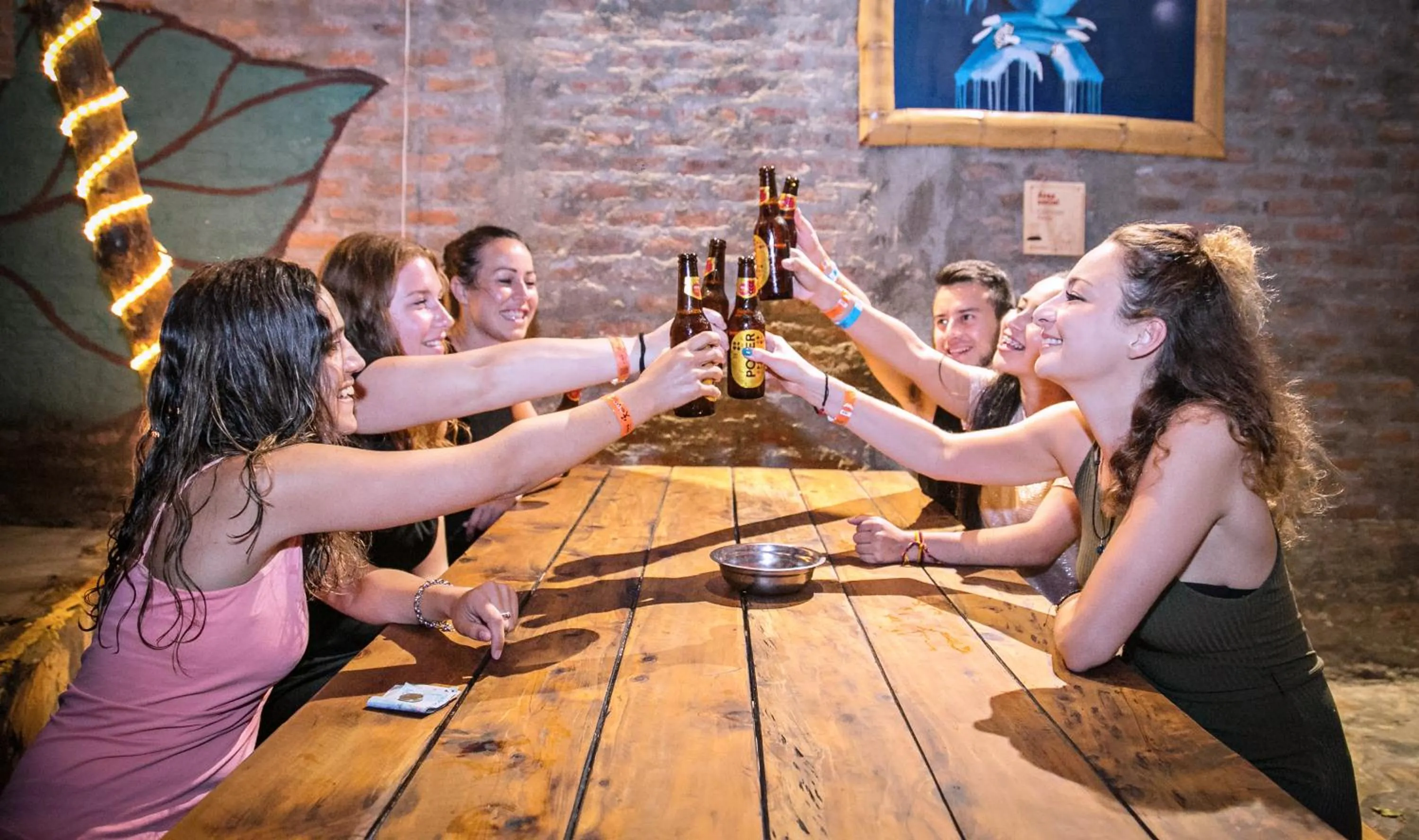 Restaurant/places to eat in Viajero Hostel Cali & Salsa School