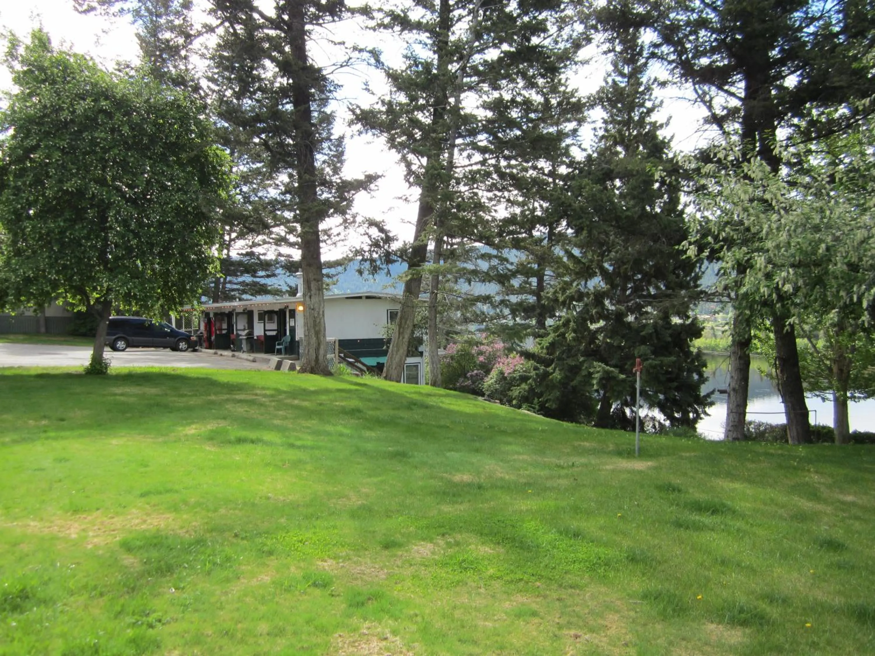 Area and facilities in Lakeside Motel