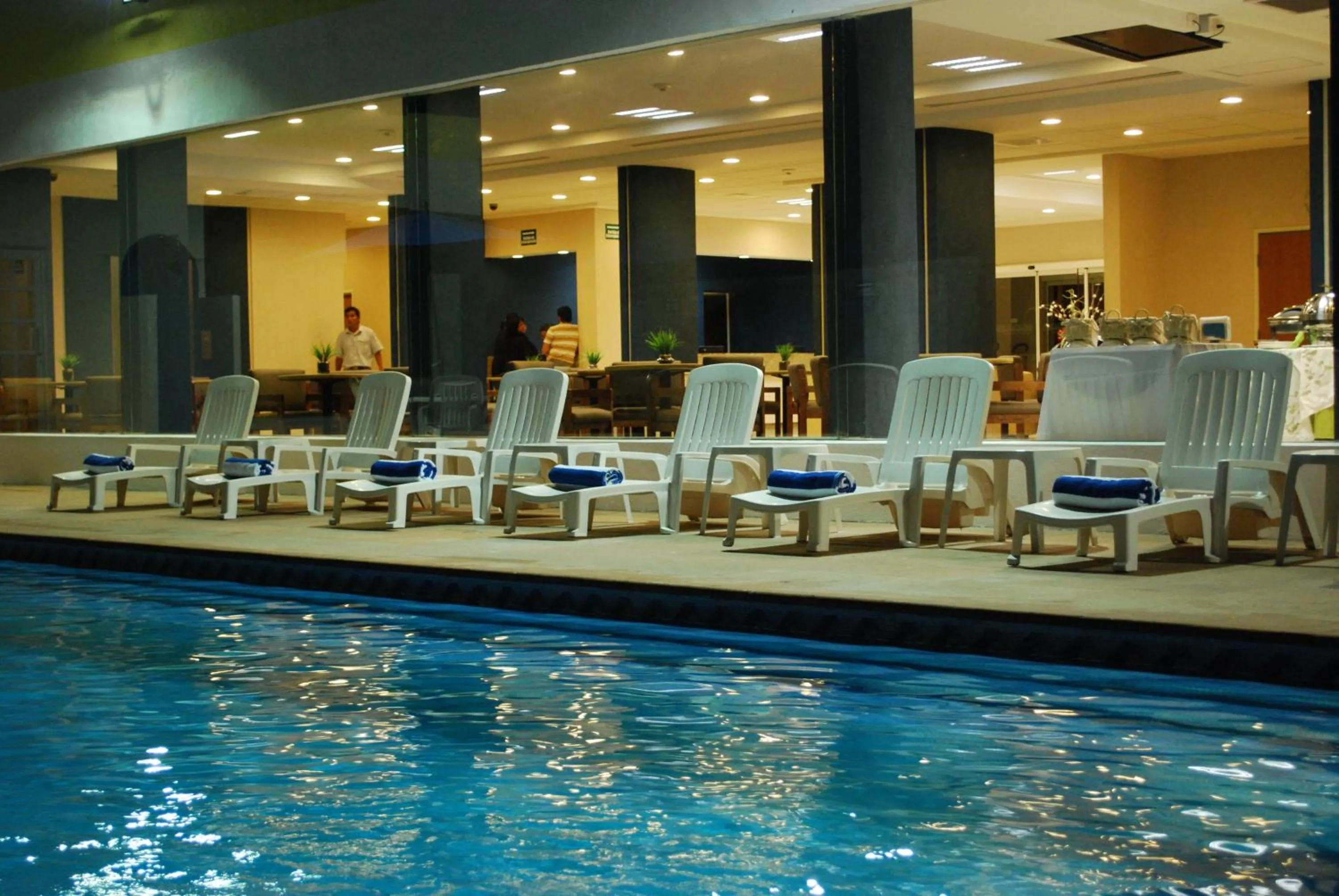 Swimming pool in Rio Vista Inn Business High Class Hotel Poza Rica