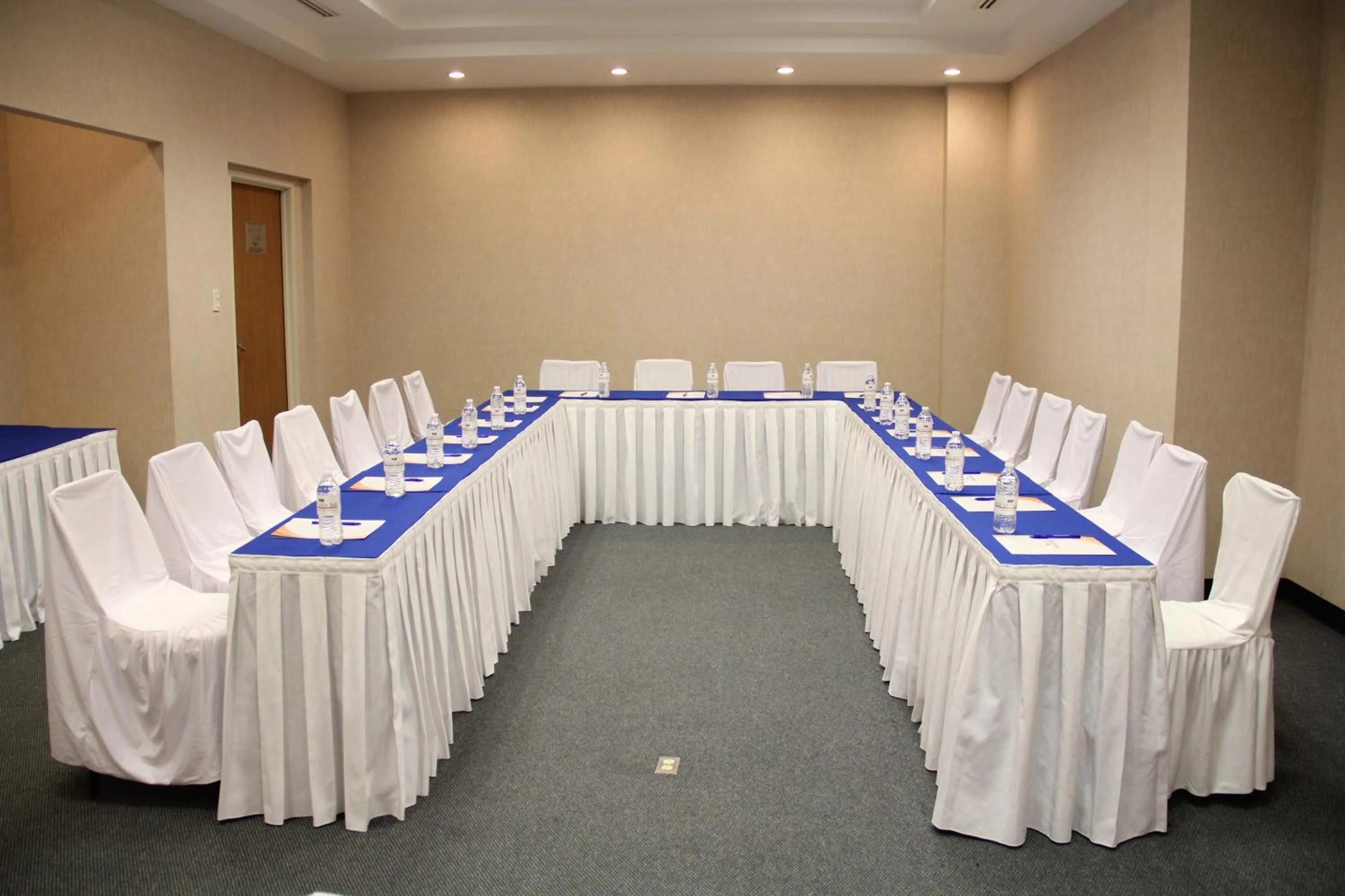 Meeting/conference room in Rio Vista Inn Business High Class Hotel Poza Rica