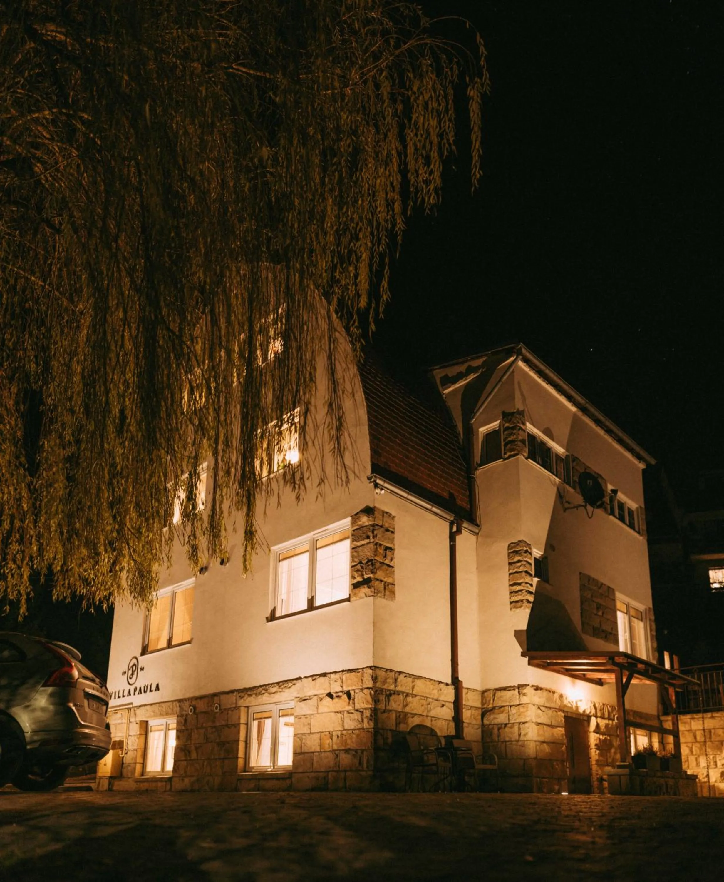 Property building in Villa Paula