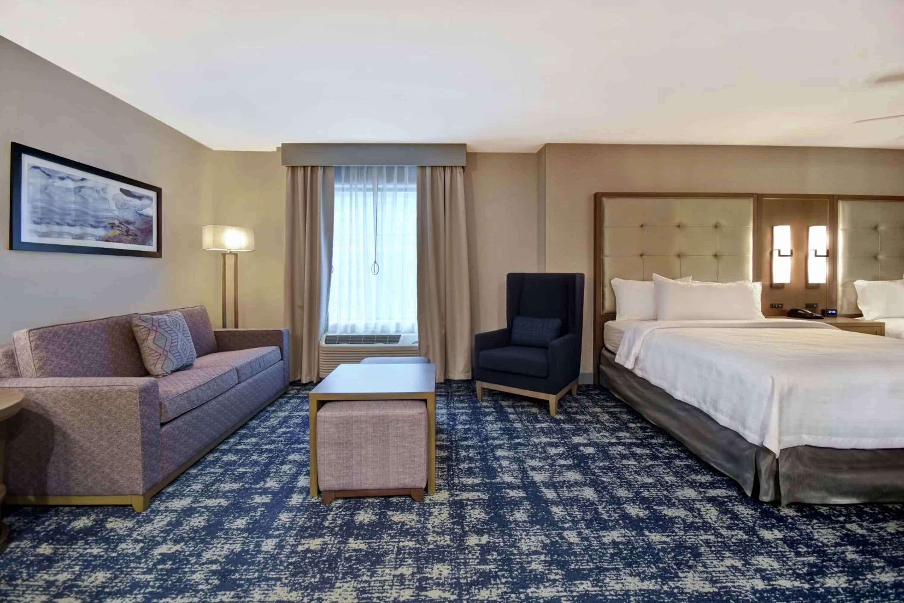 Living room, Bed in Homewood Suites By Hilton Orange New Haven