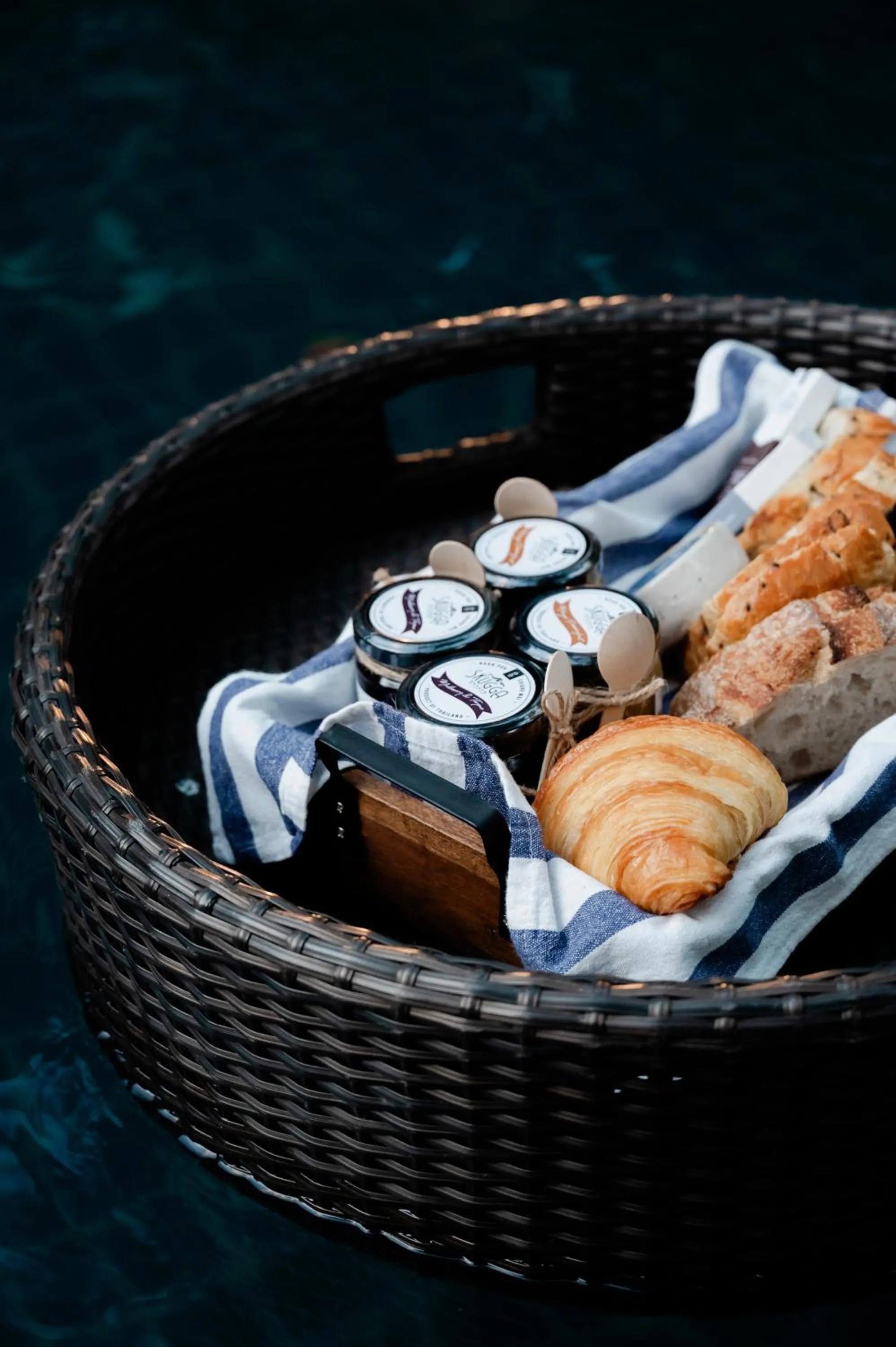 Food and drinks in Tolani Northgate Villa Chiang Mai