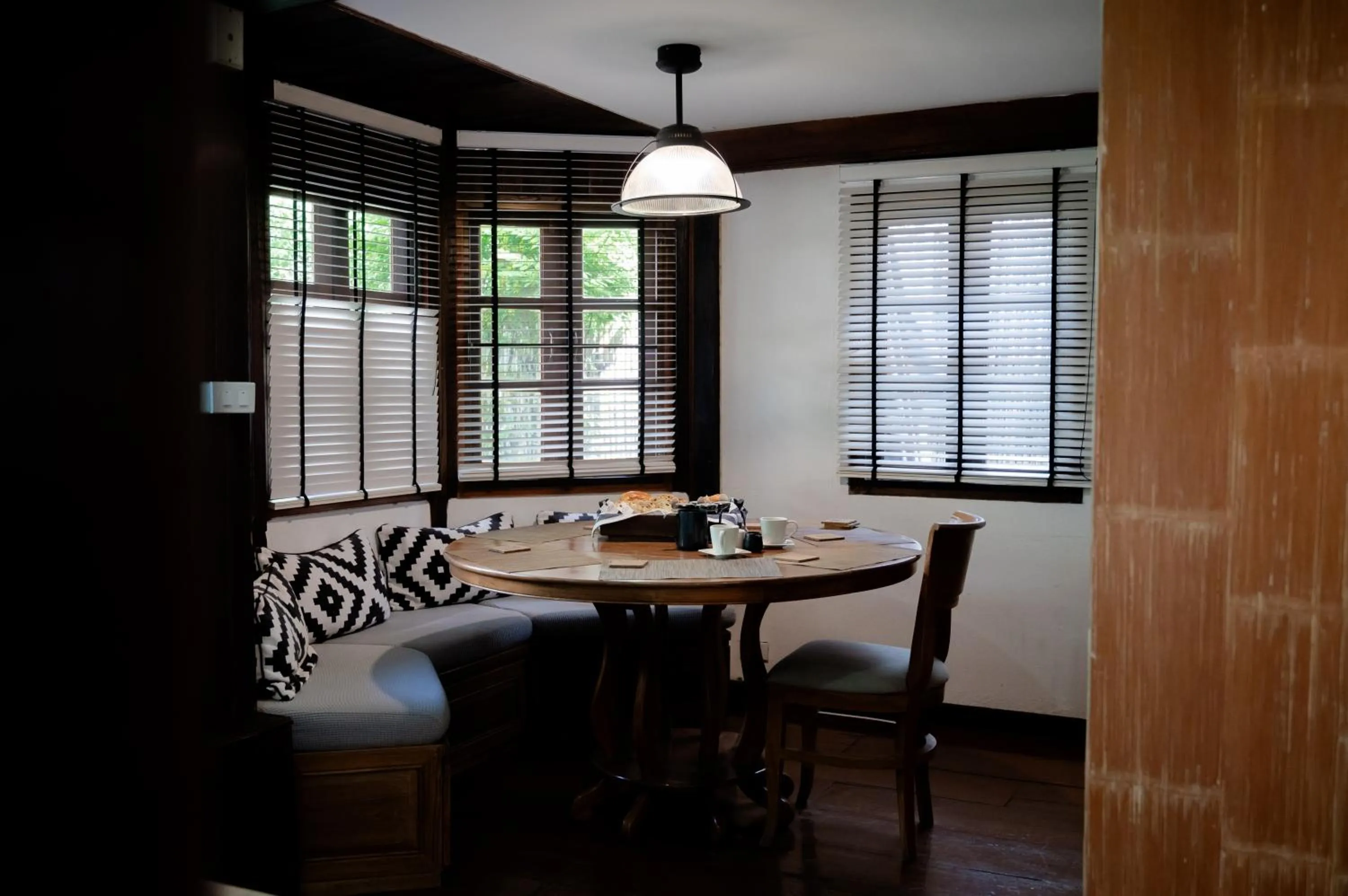 Dining area in Tolani Northgate Villa Chiang Mai