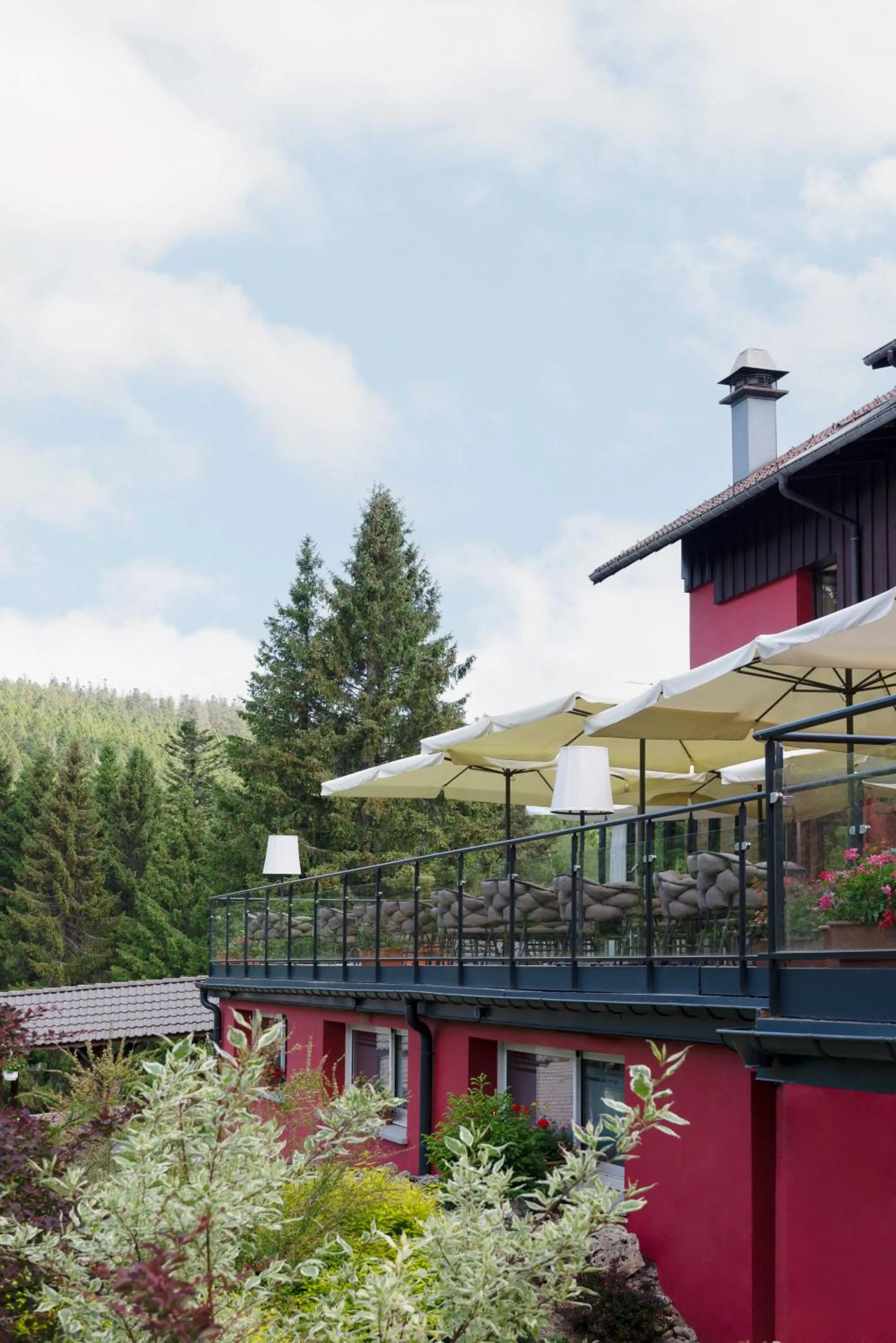 Property building in Hôtel Restaurant Spa Les Jardins De Sophie