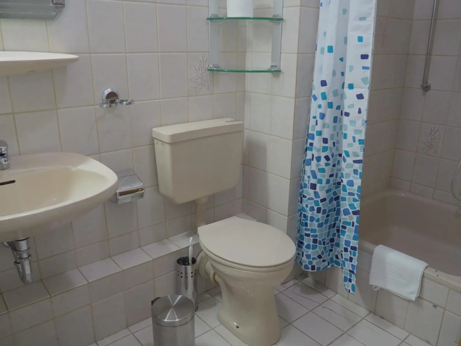 Bathroom in Hotel Clemens